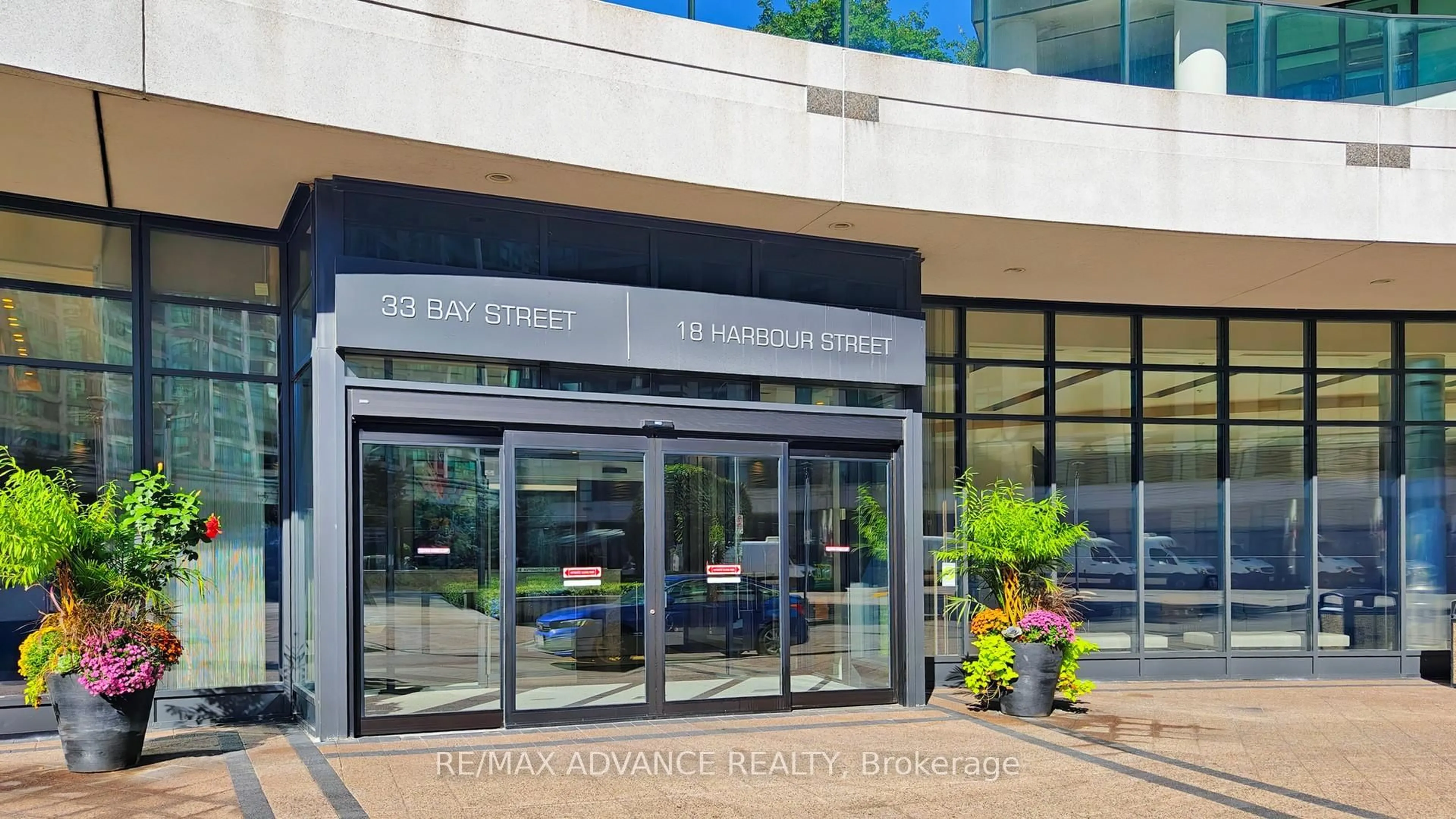 Indoor foyer for 33 Bay St #4713, Toronto Ontario M5J 2Z3