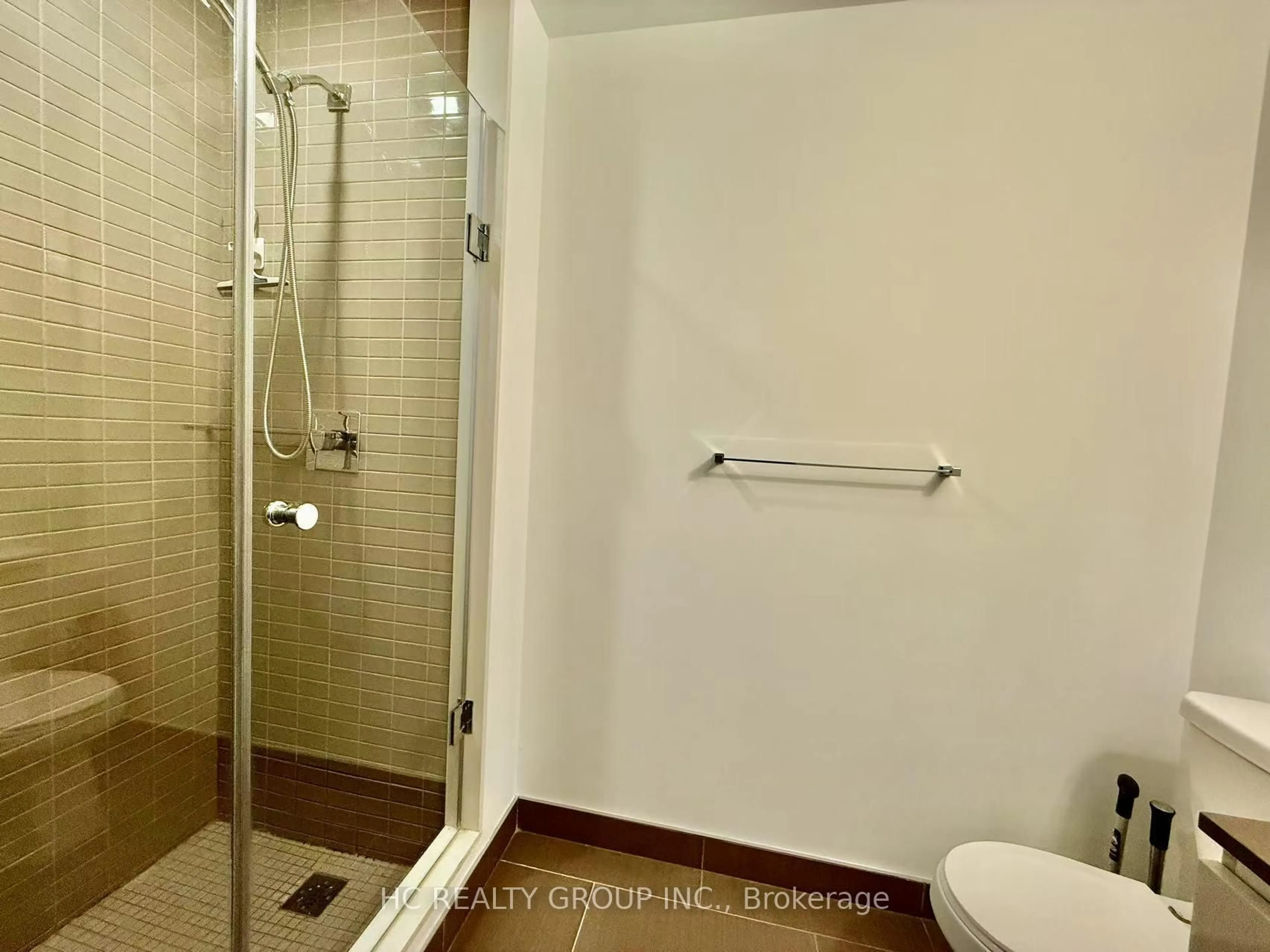 Standard bathroom, unknown for 200 Bloor St #1405, Toronto Ontario M5S 0B1
