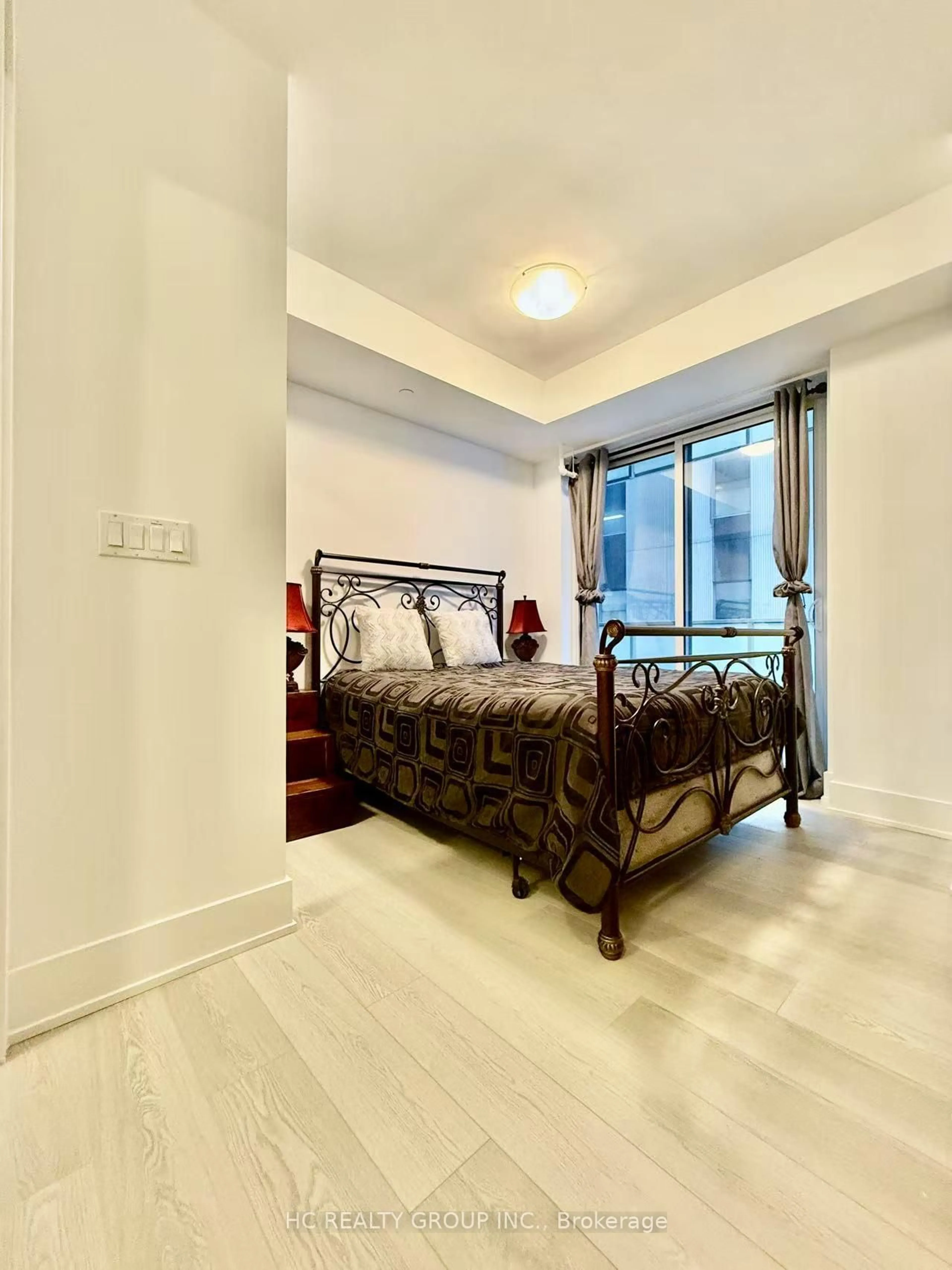 Bedroom with bed, unknown for 200 Bloor St #1405, Toronto Ontario M5S 0B1
