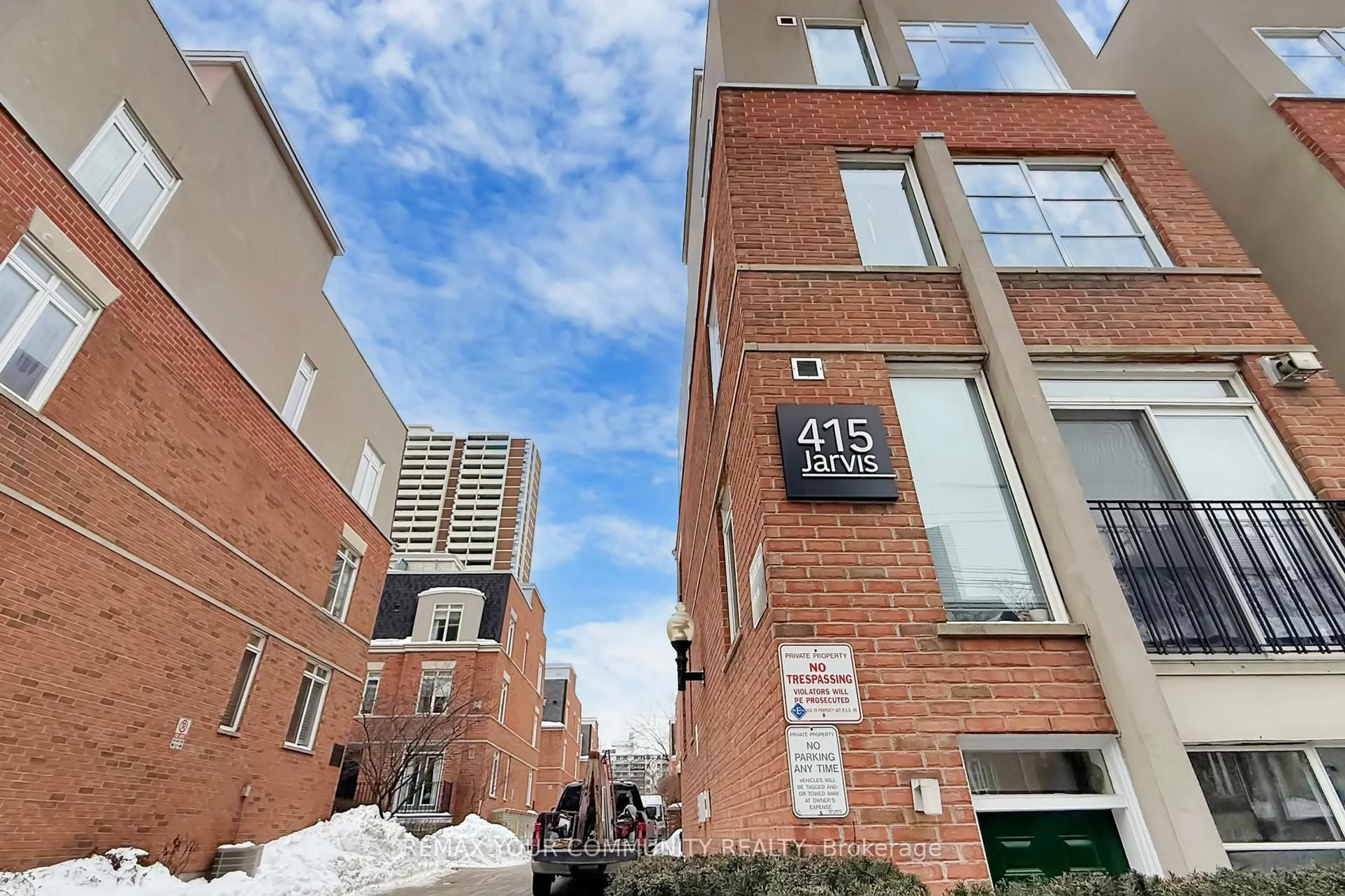 Home with brick exterior material, street for 415 Jarvis St #124, Toronto Ontario M4Y 3C1