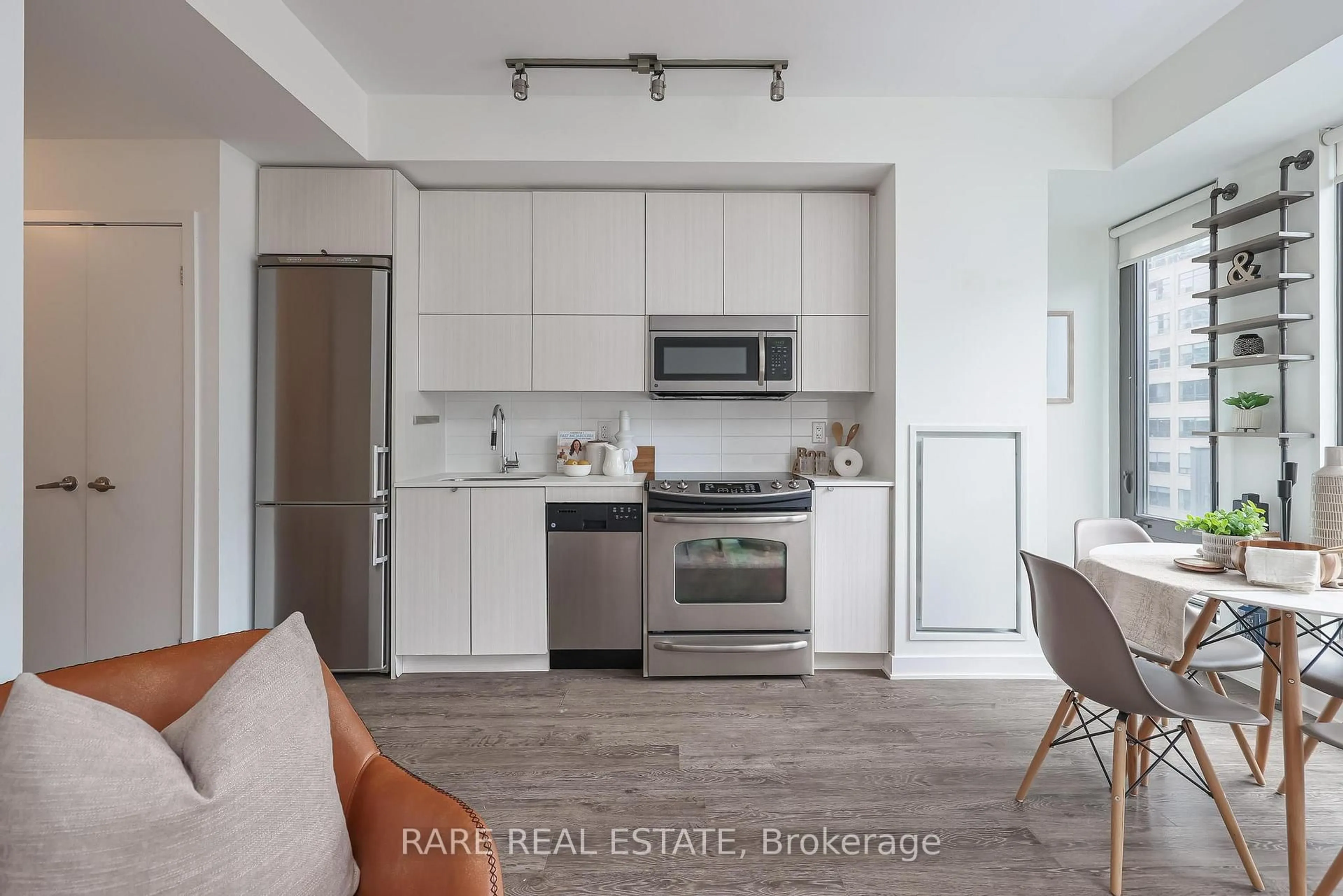 Open concept kitchen, unknown for 32 Camden St #711, Toronto Ontario M5V 0G4