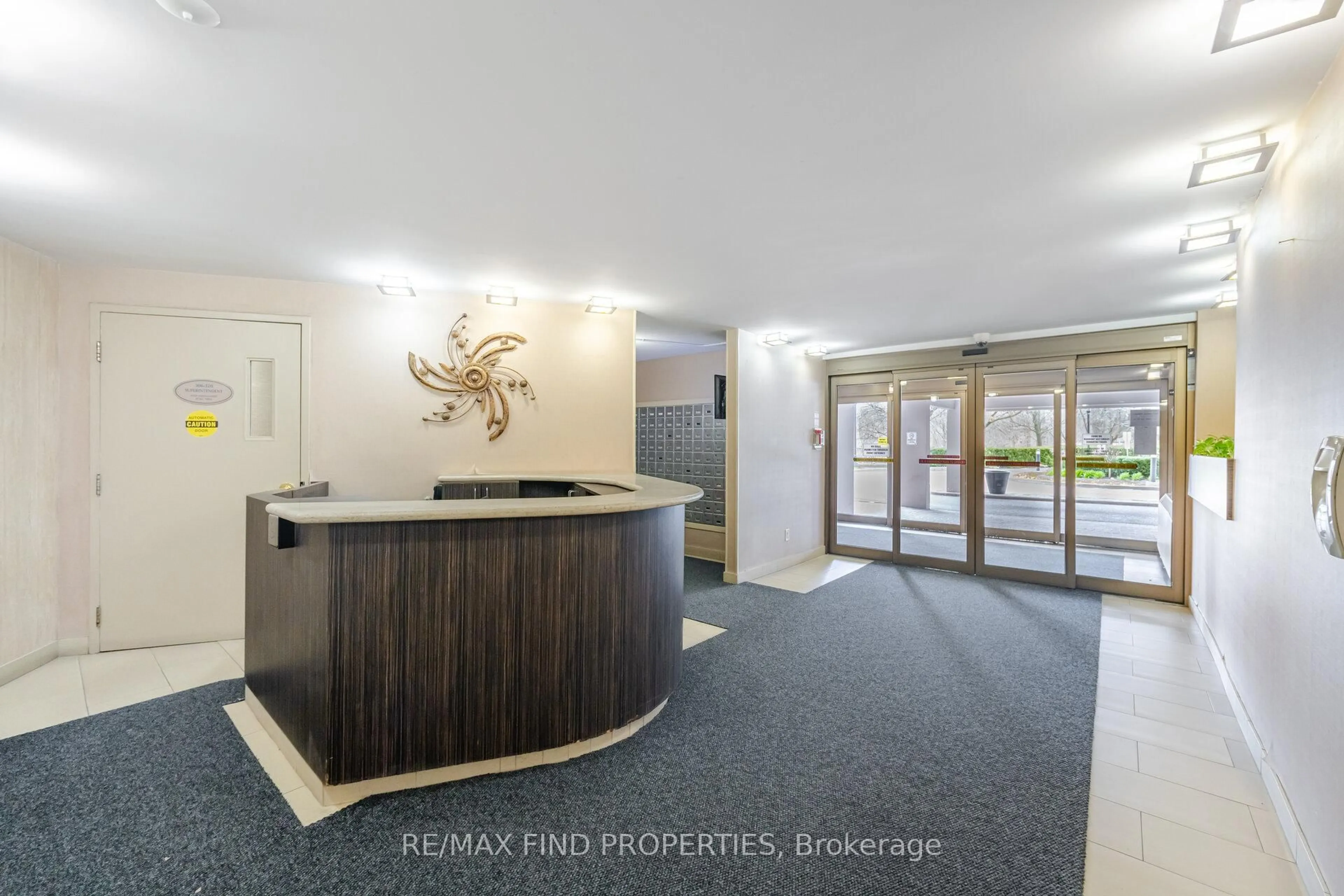 Indoor foyer for 20 Edgecliffe Gfwy #403, Toronto Ontario M3C 3A4