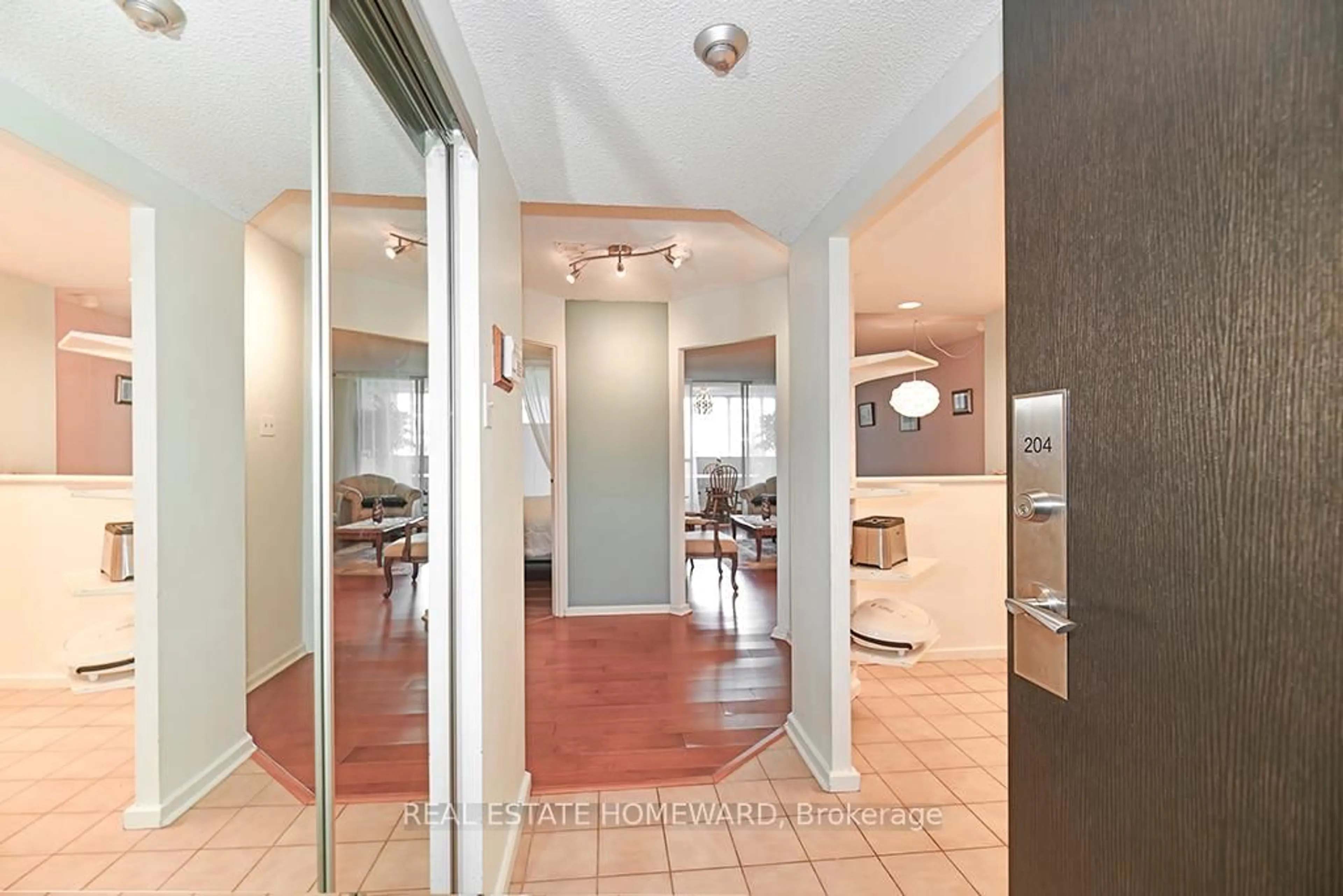 Indoor entryway for 15 Maitland Pl #204, Toronto Ontario M4Y 2X3