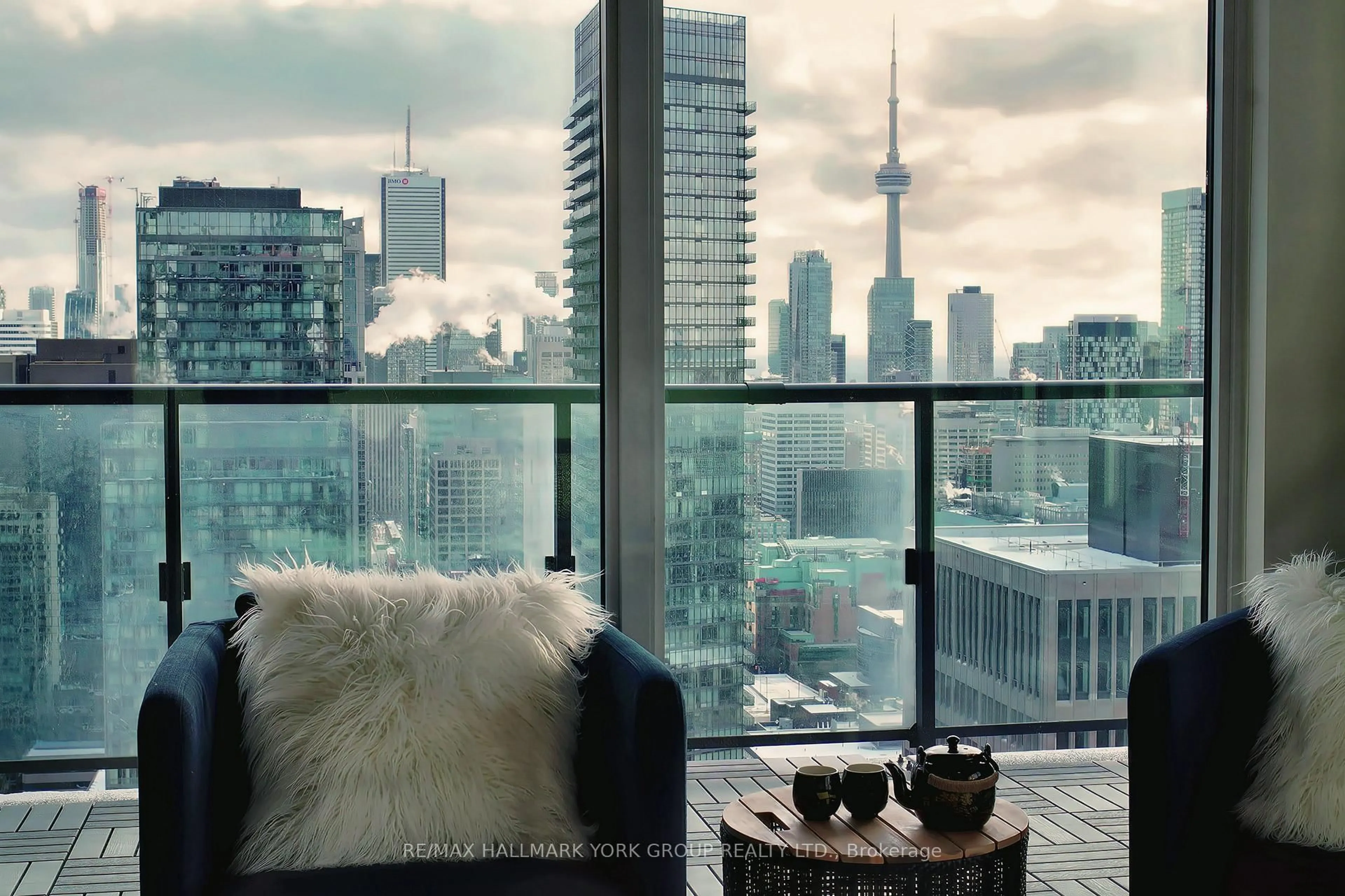 A pic of a room for 955 Bay St #3703, Toronto Ontario M5S 0C6