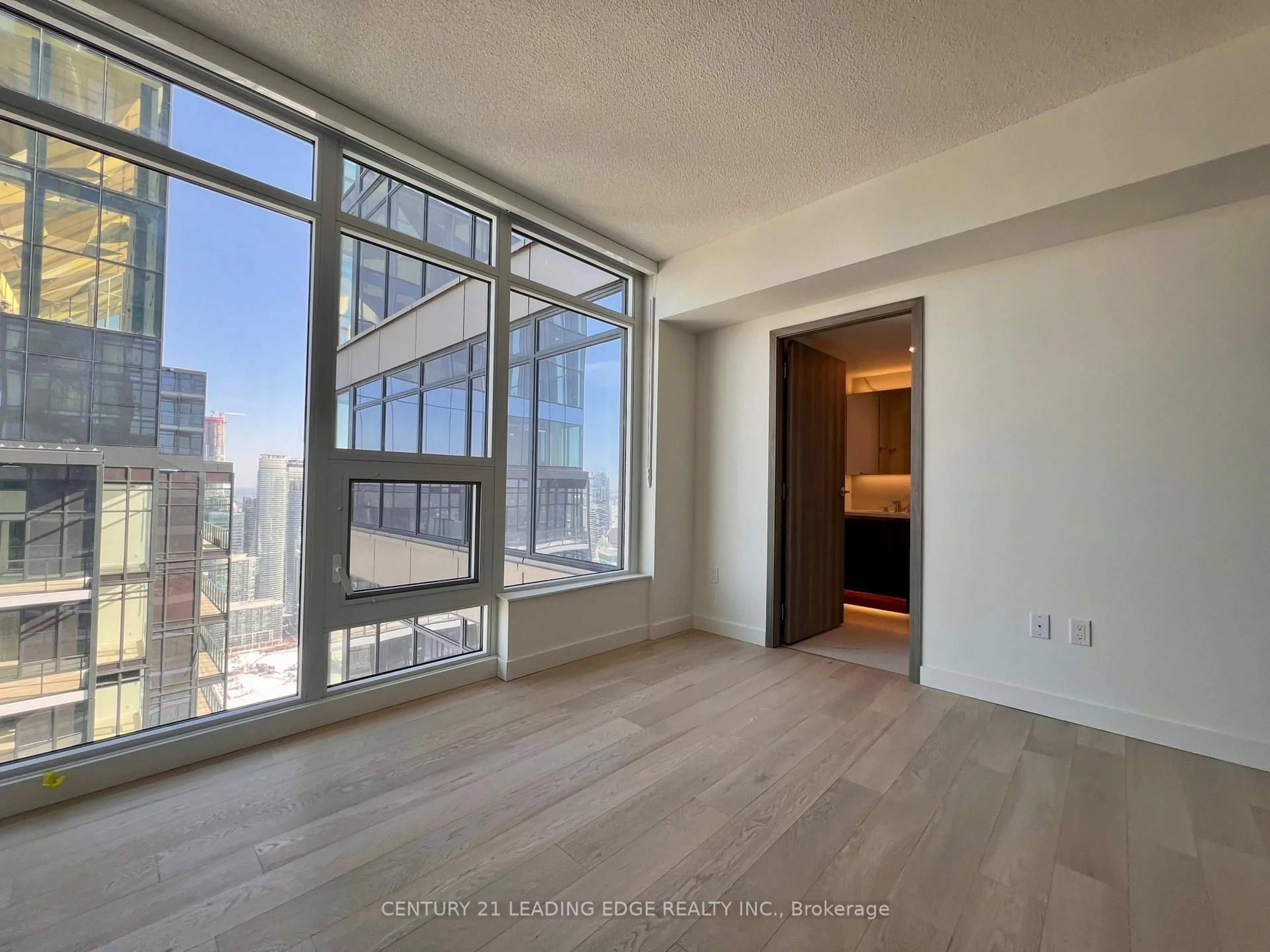 A pic of a room for 3 Concord City Place Way #7103, Toronto Ontario M5V 0X4