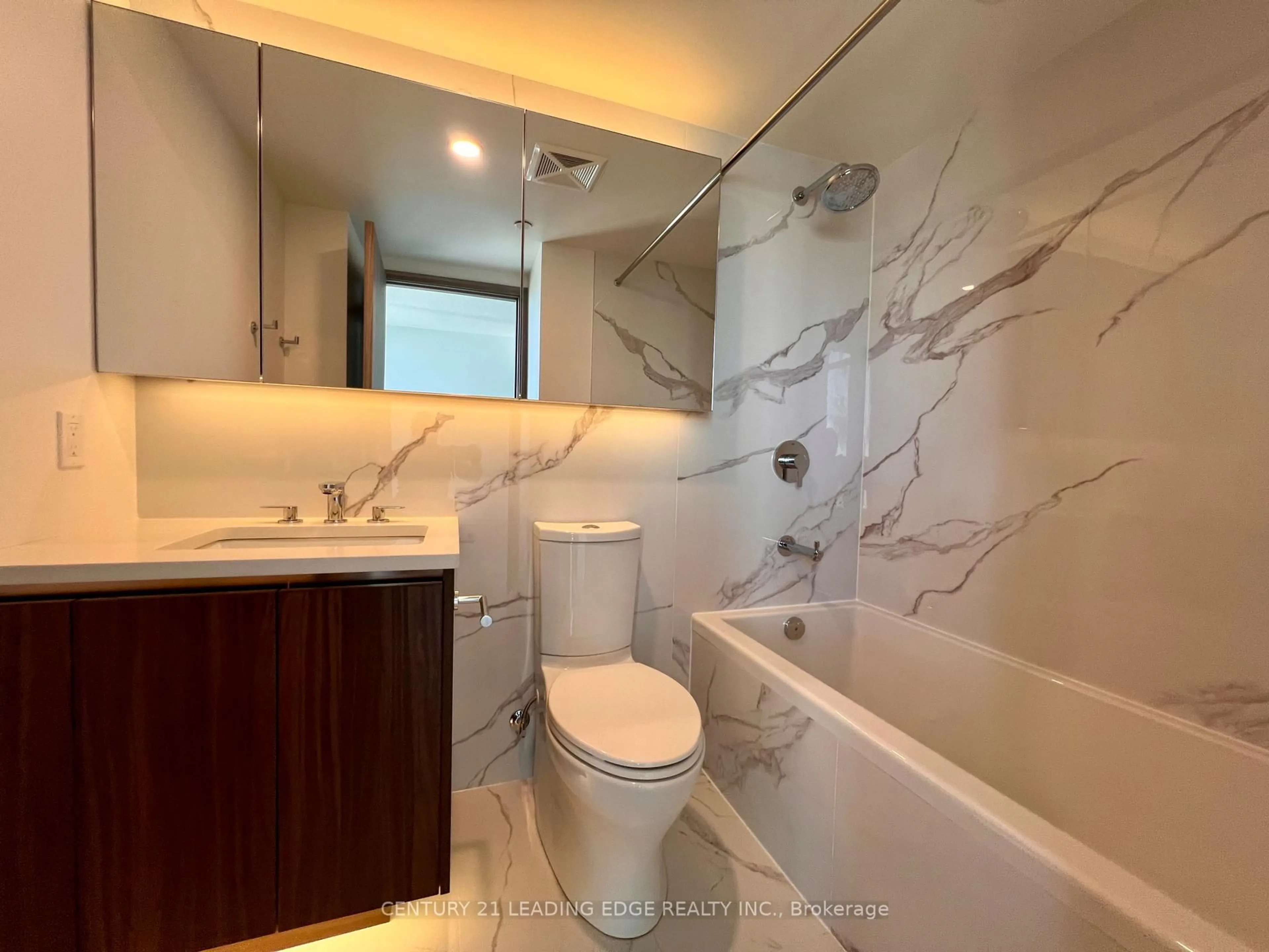 Standard bathroom, ceramic/tile floor for 3 Concord City Place Way #7103, Toronto Ontario M5V 0X4