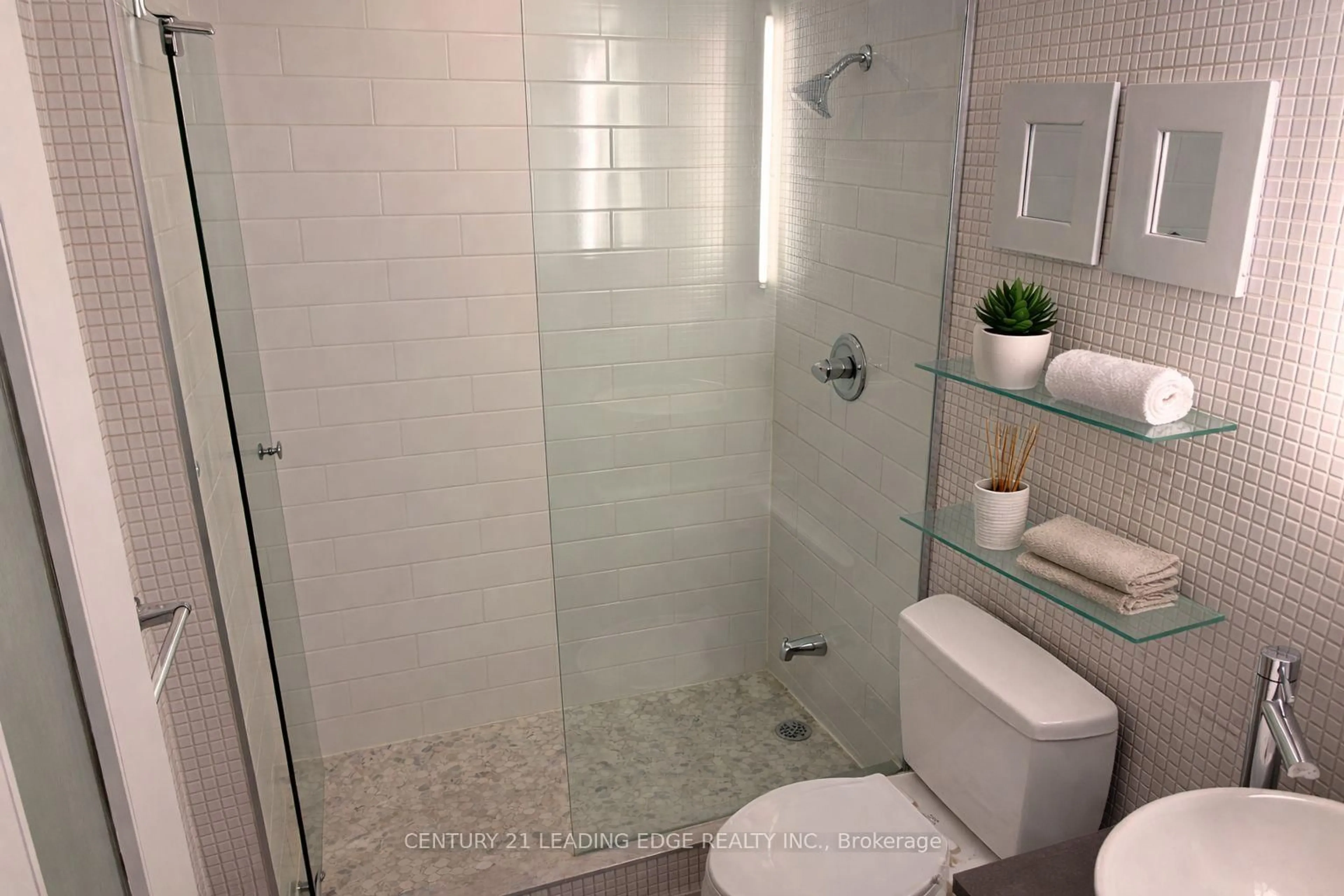 Standard bathroom, ceramic/tile floor for 8 Colborne St #1103, Toronto Ontario M5E 1E1