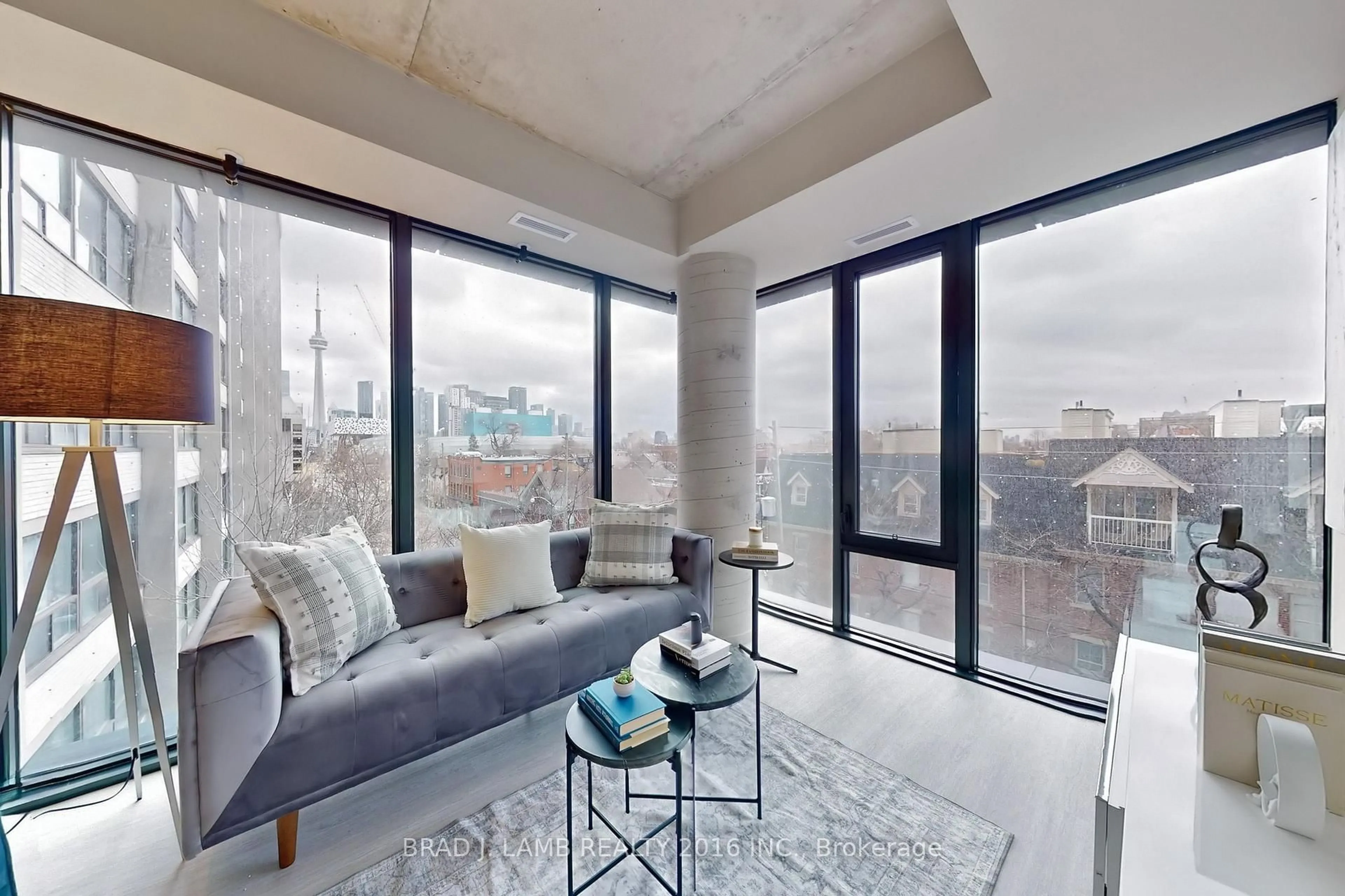 Living room with furniture, unknown for 195 McCaul St #518, Toronto Ontario M5T 0E5