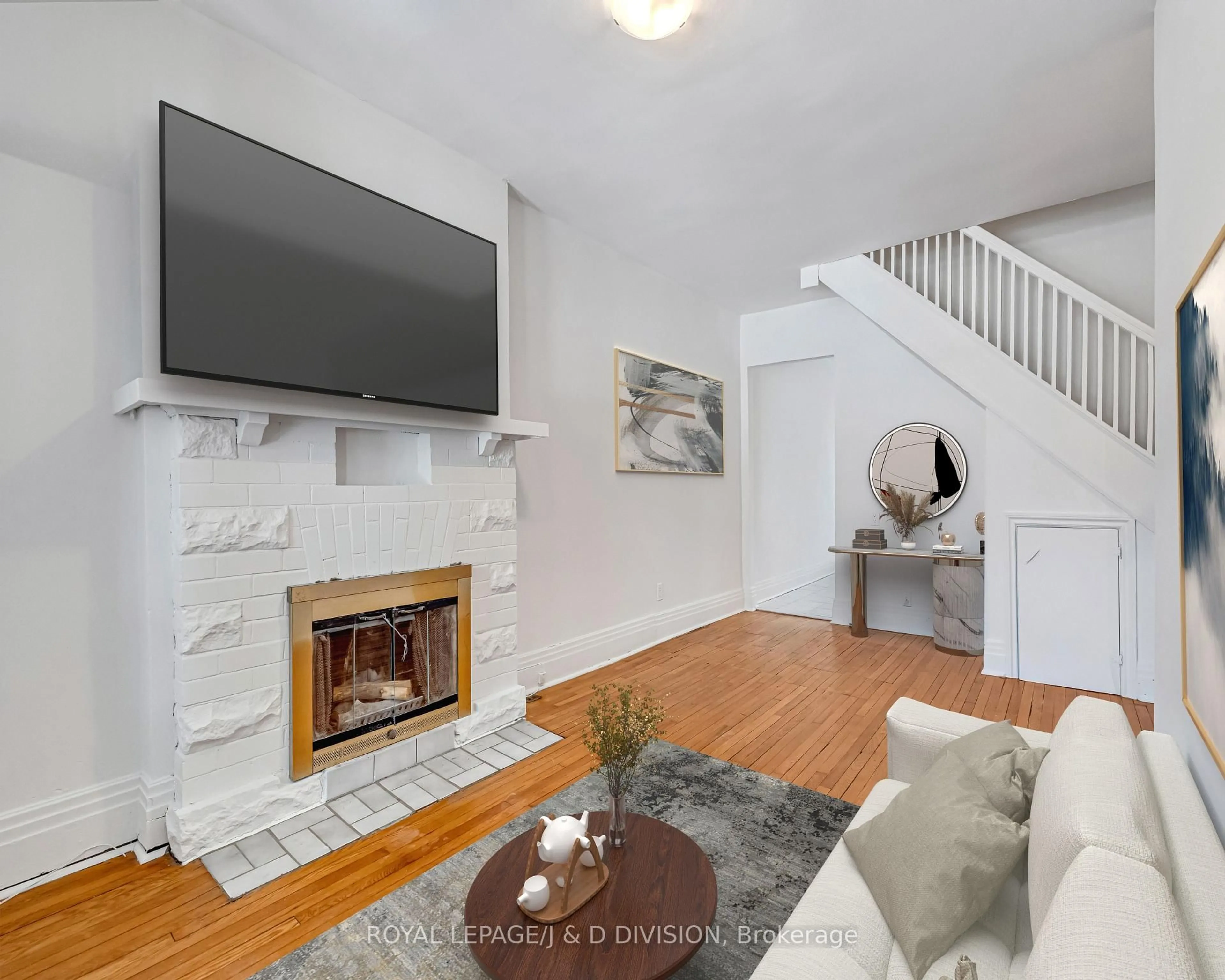 Living room with furniture, unknown for 174 Arlington Ave, Toronto Ontario M6C 2Z2