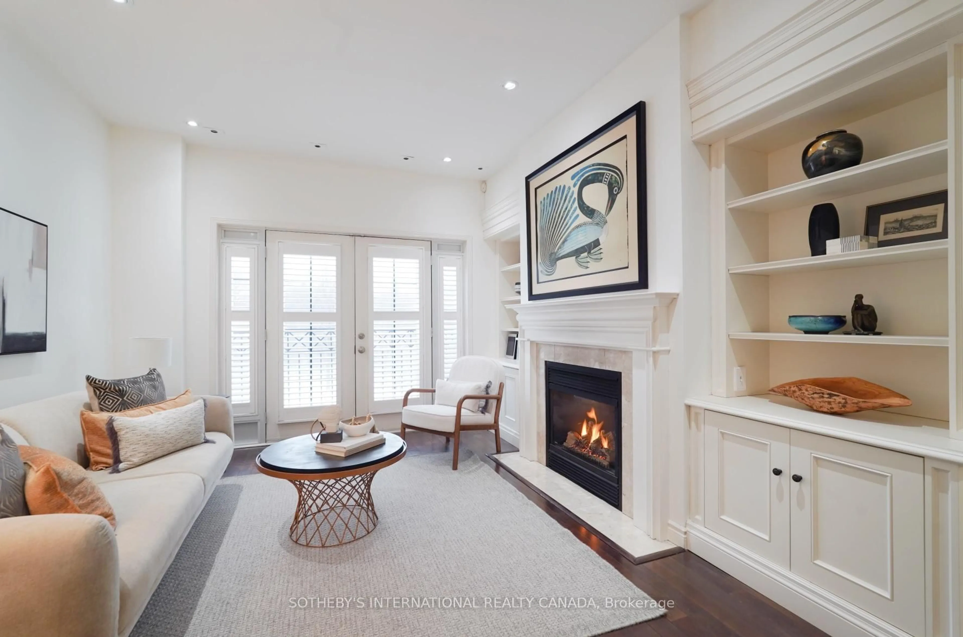 Living room with furniture, unknown for 1 Baxter St #2, Toronto Ontario M4W 3W1