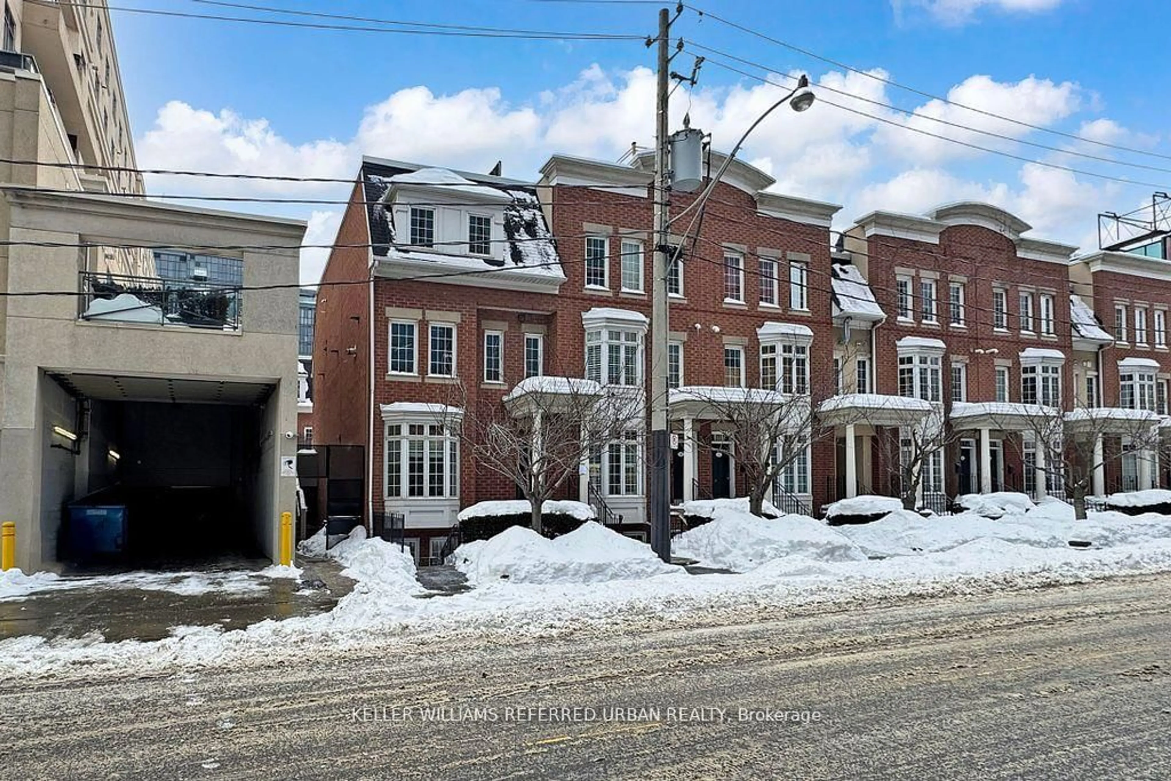 Unknown for 4A Portland St, Toronto Ontario M5V 3N6