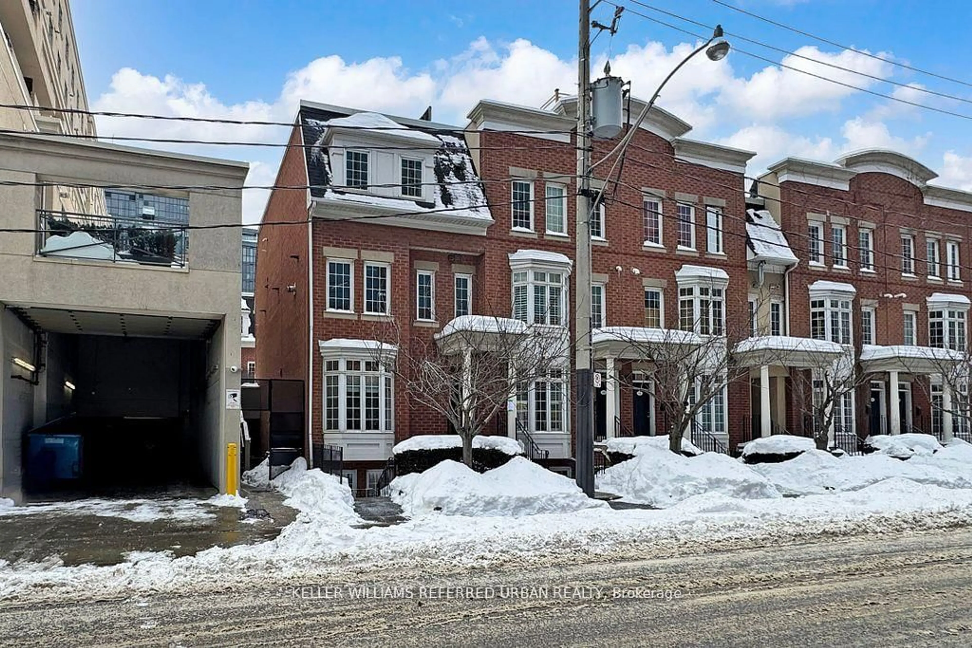 Unknown for 4A Portland St, Toronto Ontario M5V 3N6