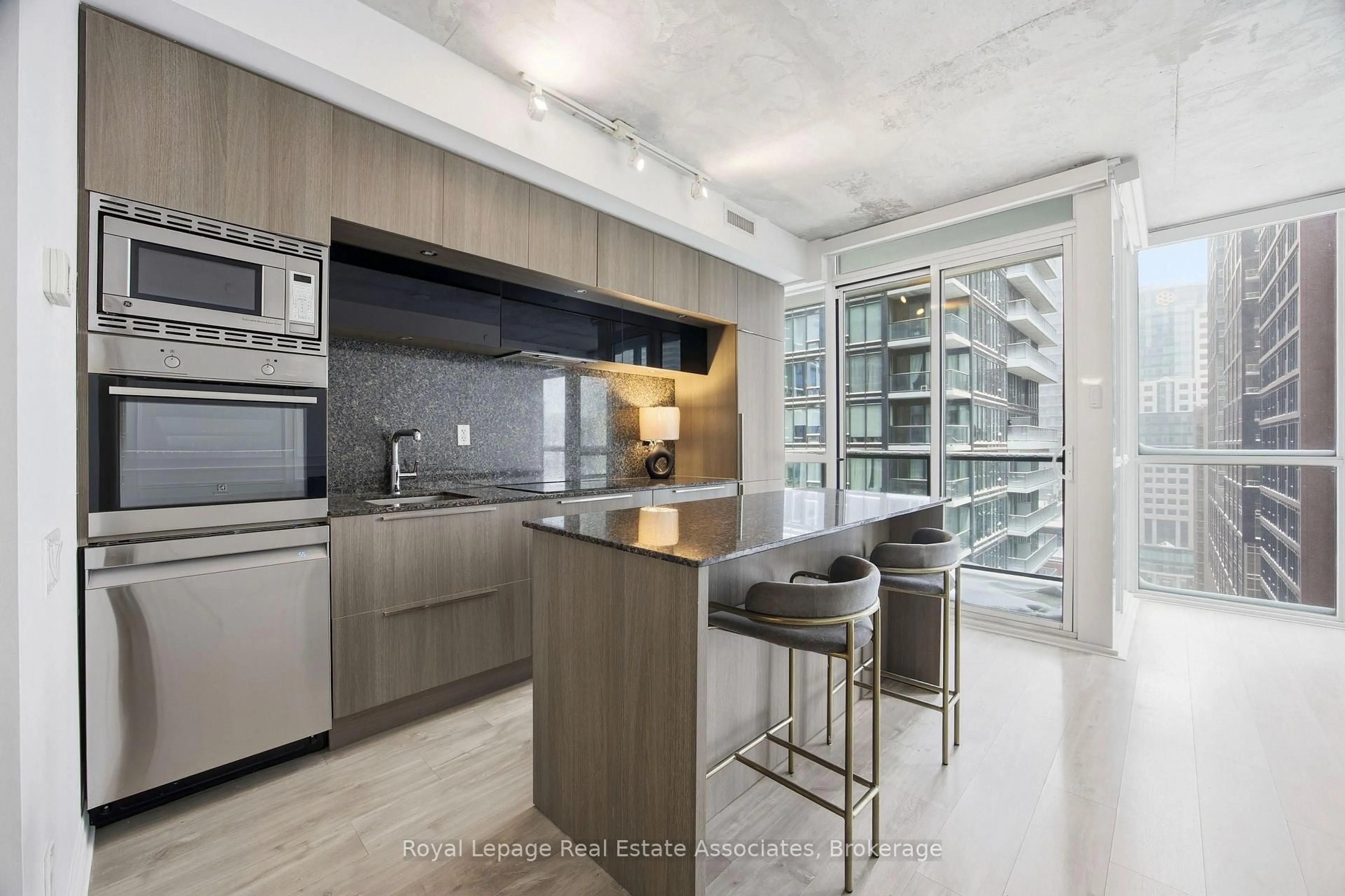 Open concept kitchen, unknown for 88 Blue Jays Way #1604, Toronto Ontario M5V 0L7