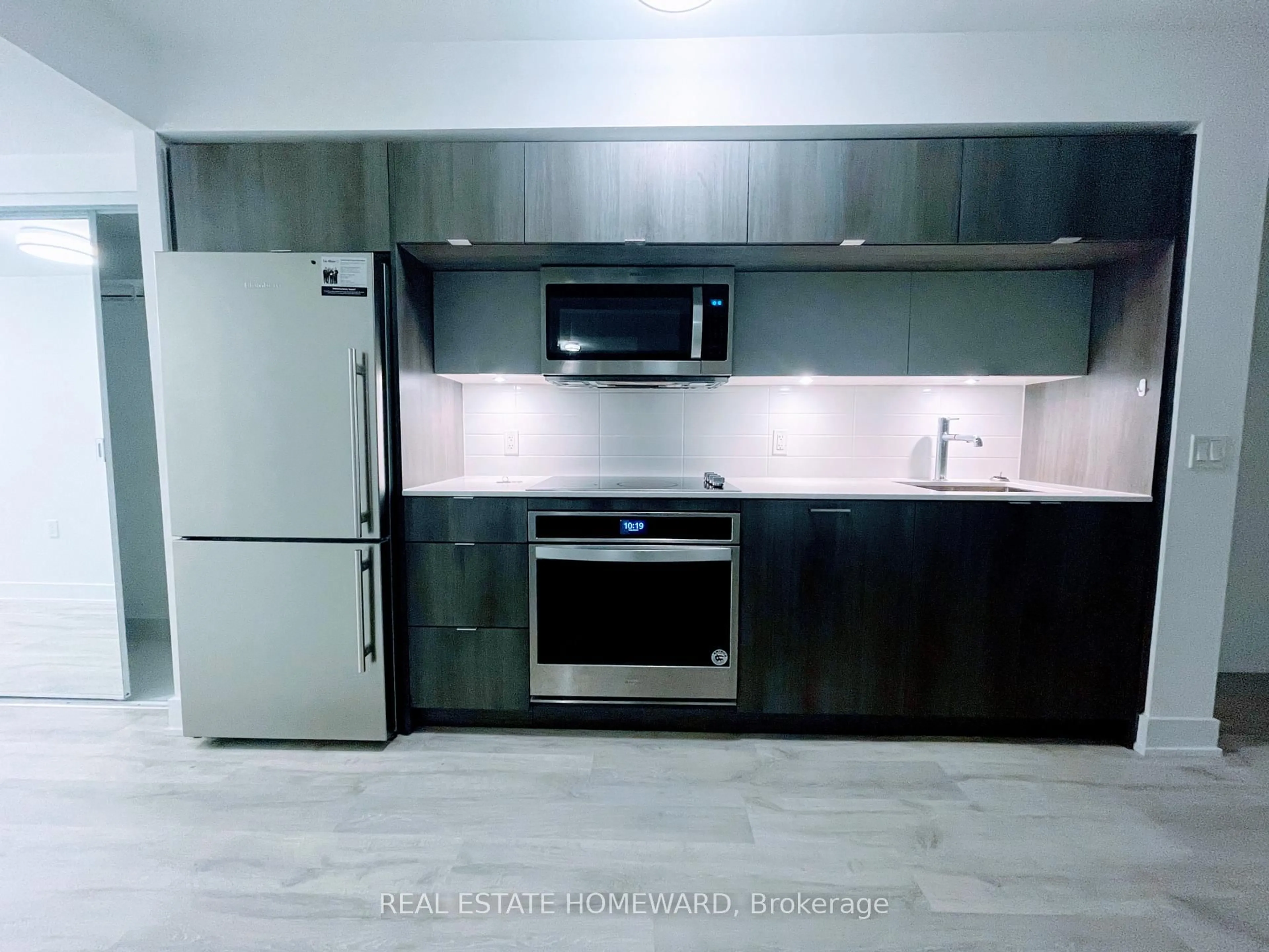 Standard kitchen, unknown for 585 BLOOR St #1118, Toronto Ontario M4W 0B3