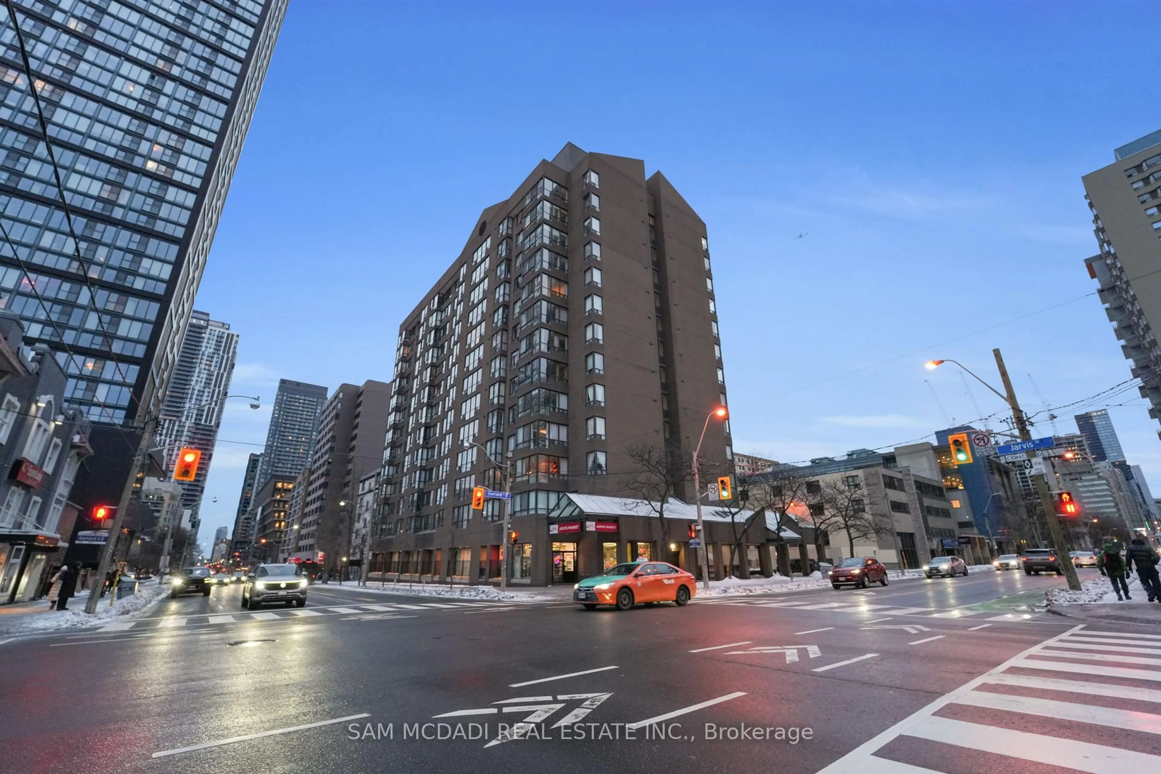 Blurry image for 117 Gerrard St #613, Toronto Ontario M5B 2L4