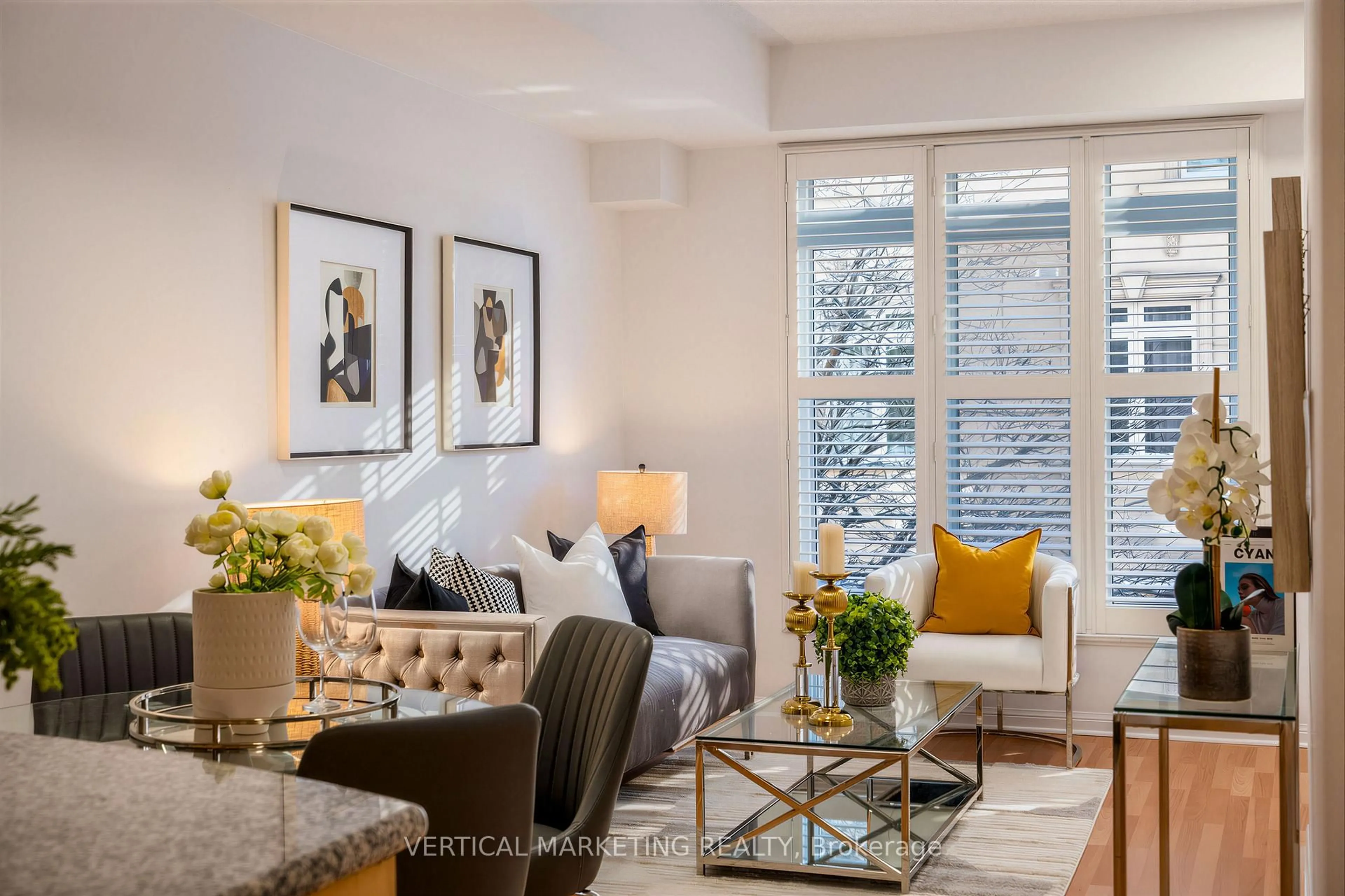 Living room with furniture, unknown for 98 Carr St #th9, Toronto Ontario M5T 1B7