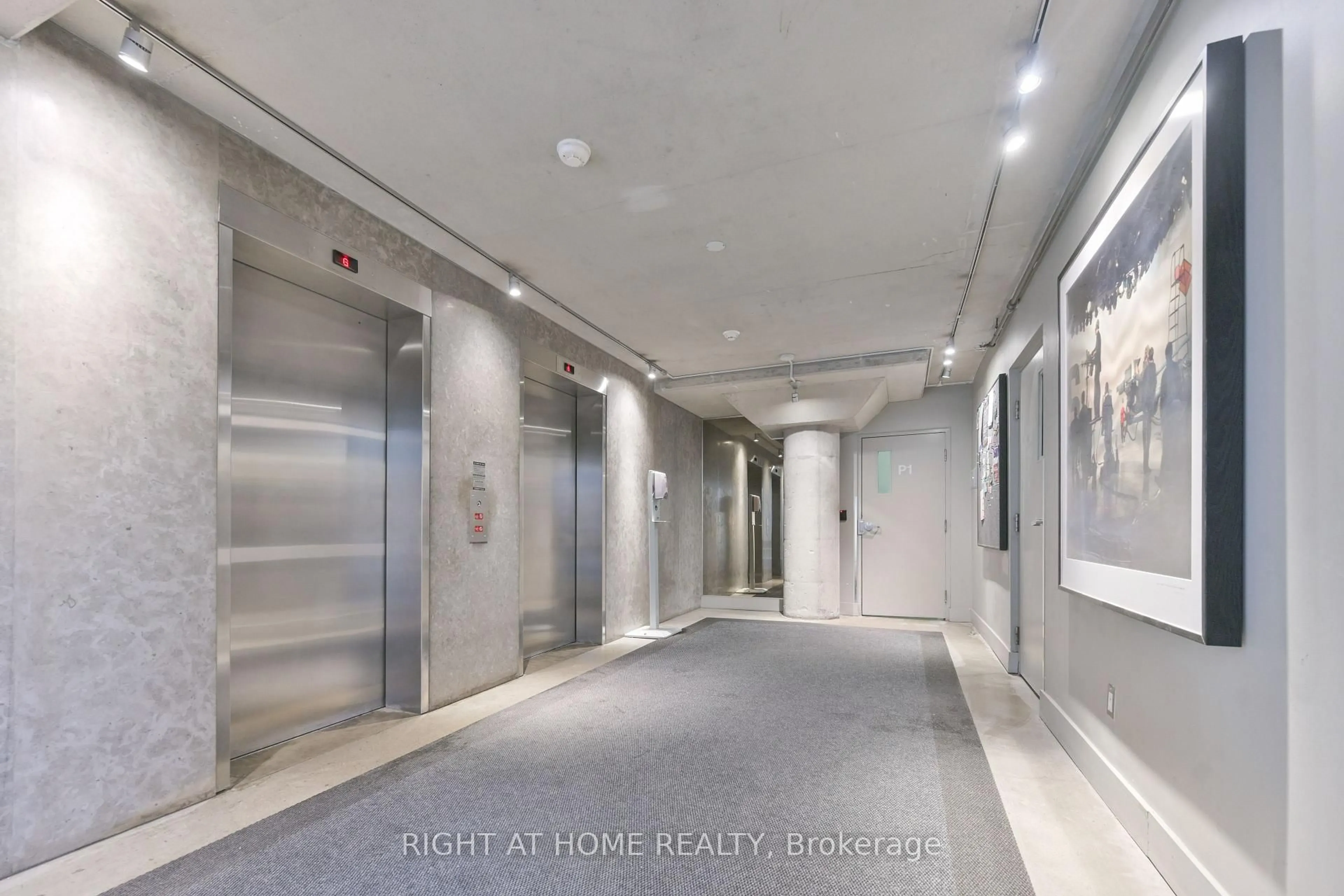 Indoor foyer for 90 Sumach St #315, Toronto Ontario M5A 3J9