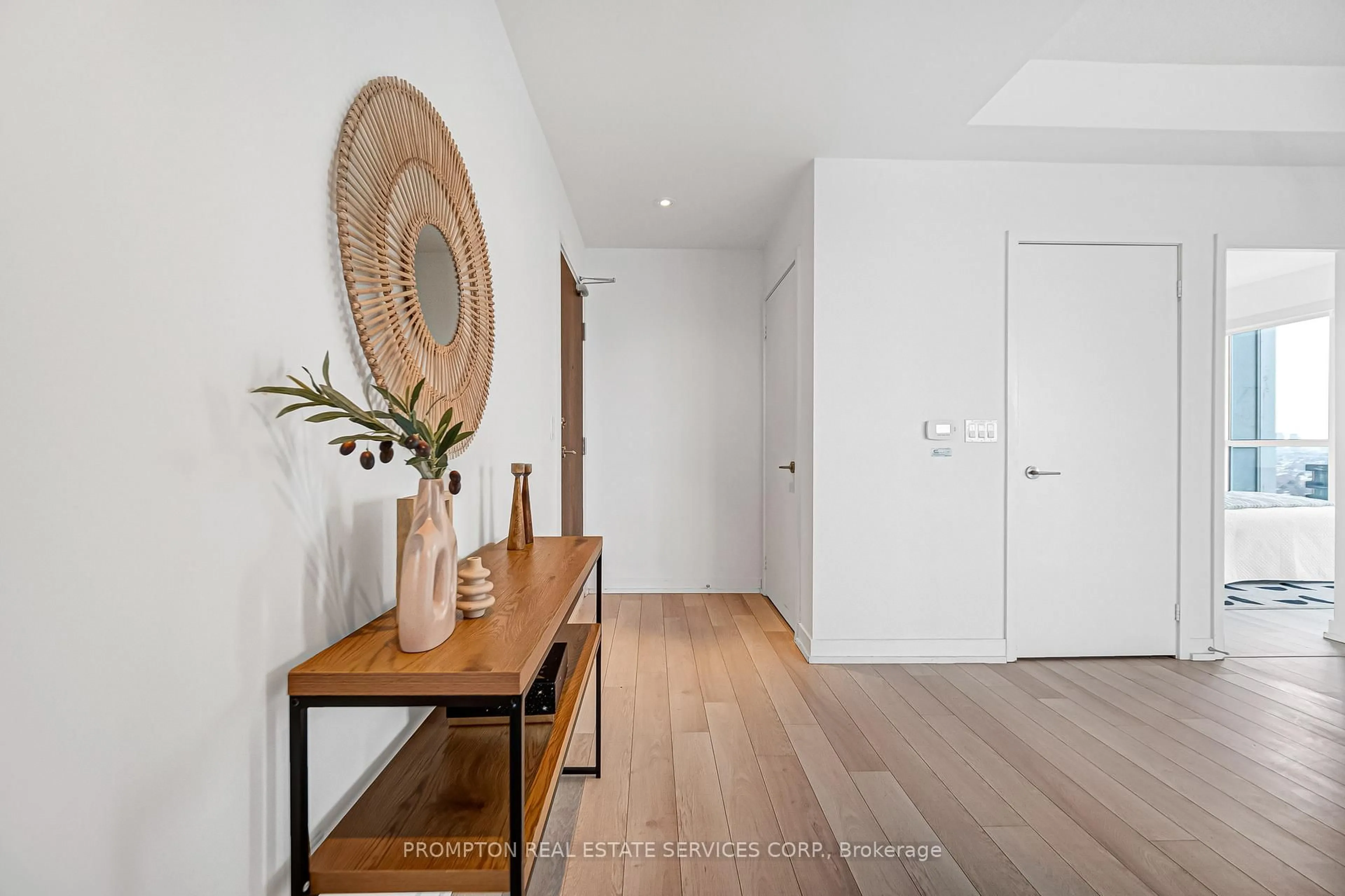 Indoor entryway for 117 Mcmahon Dr #3609, Toronto Ontario M2K 0E4