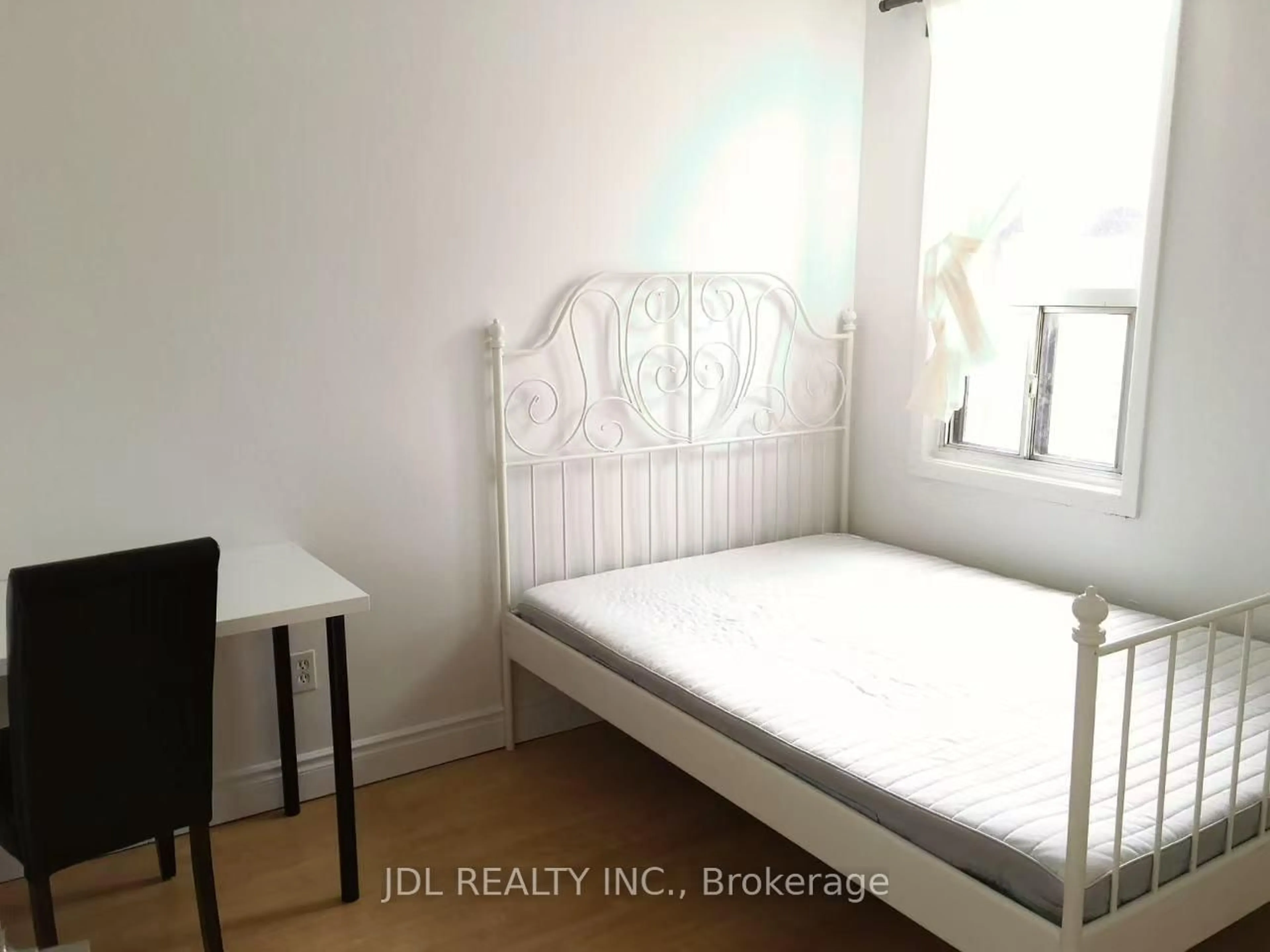 A pic of a room for 46 Sullivan St, Toronto Ontario M5T 1C1