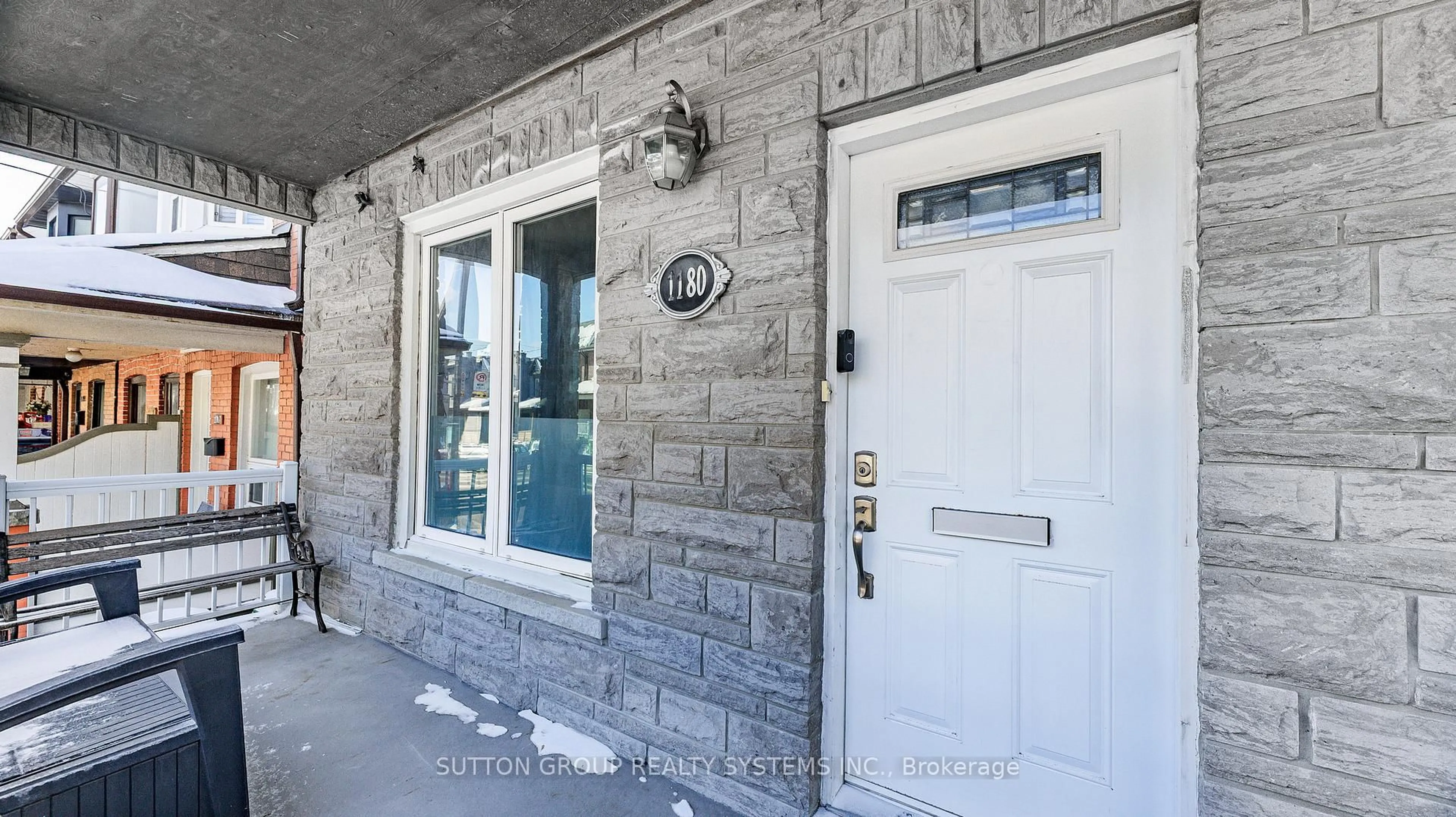 Indoor entryway for 1180 Ossington Ave, Toronto Ontario M6G 3W1