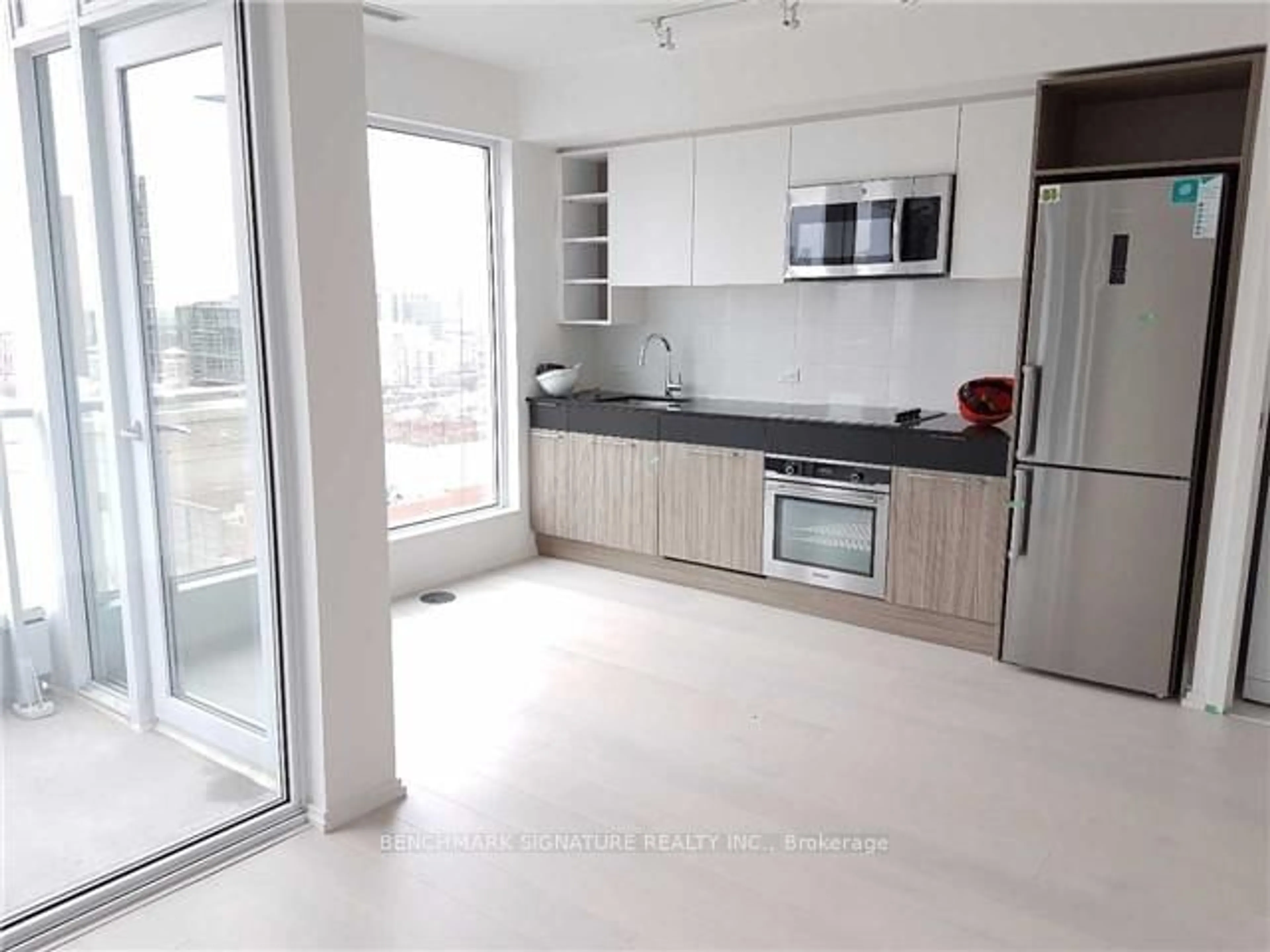 Standard kitchen, unknown for 68 Shuter St #1801, Toronto Ontario M5B 1B4