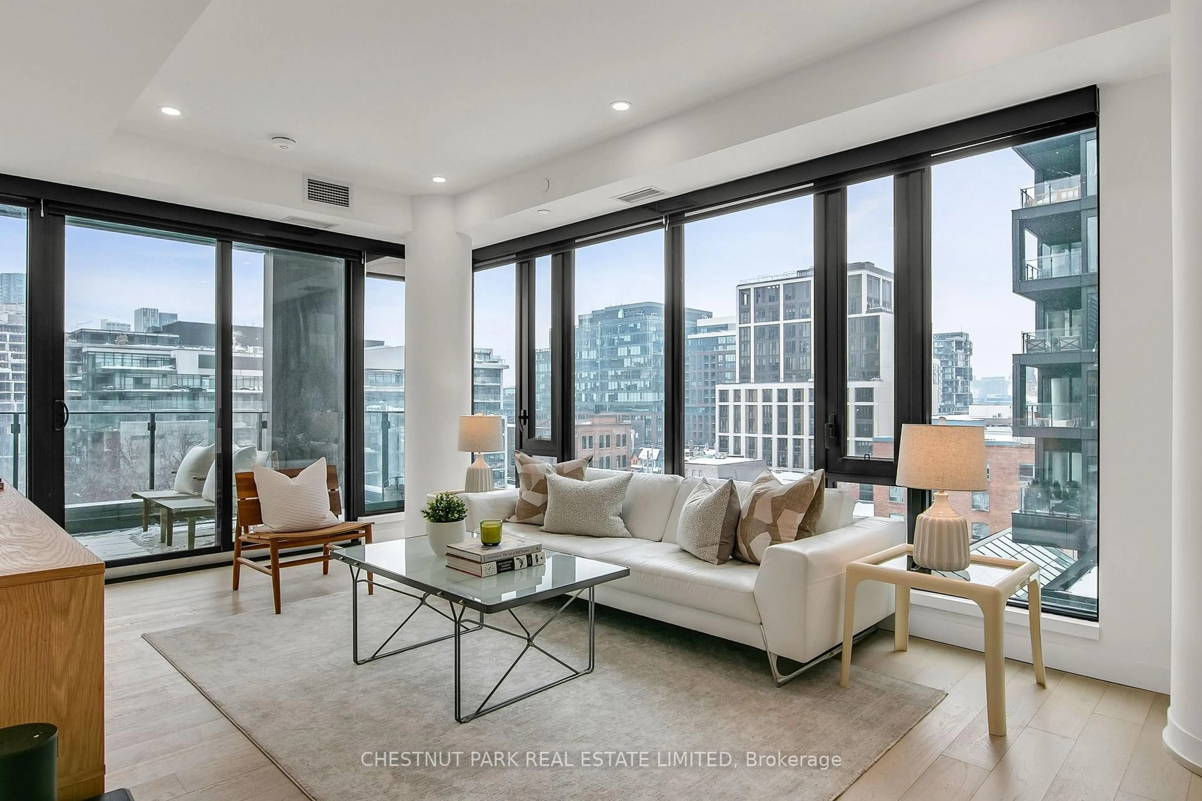 Living room with furniture, unknown for 505 Richmond St #527, Toronto Ontario M5V 0P4