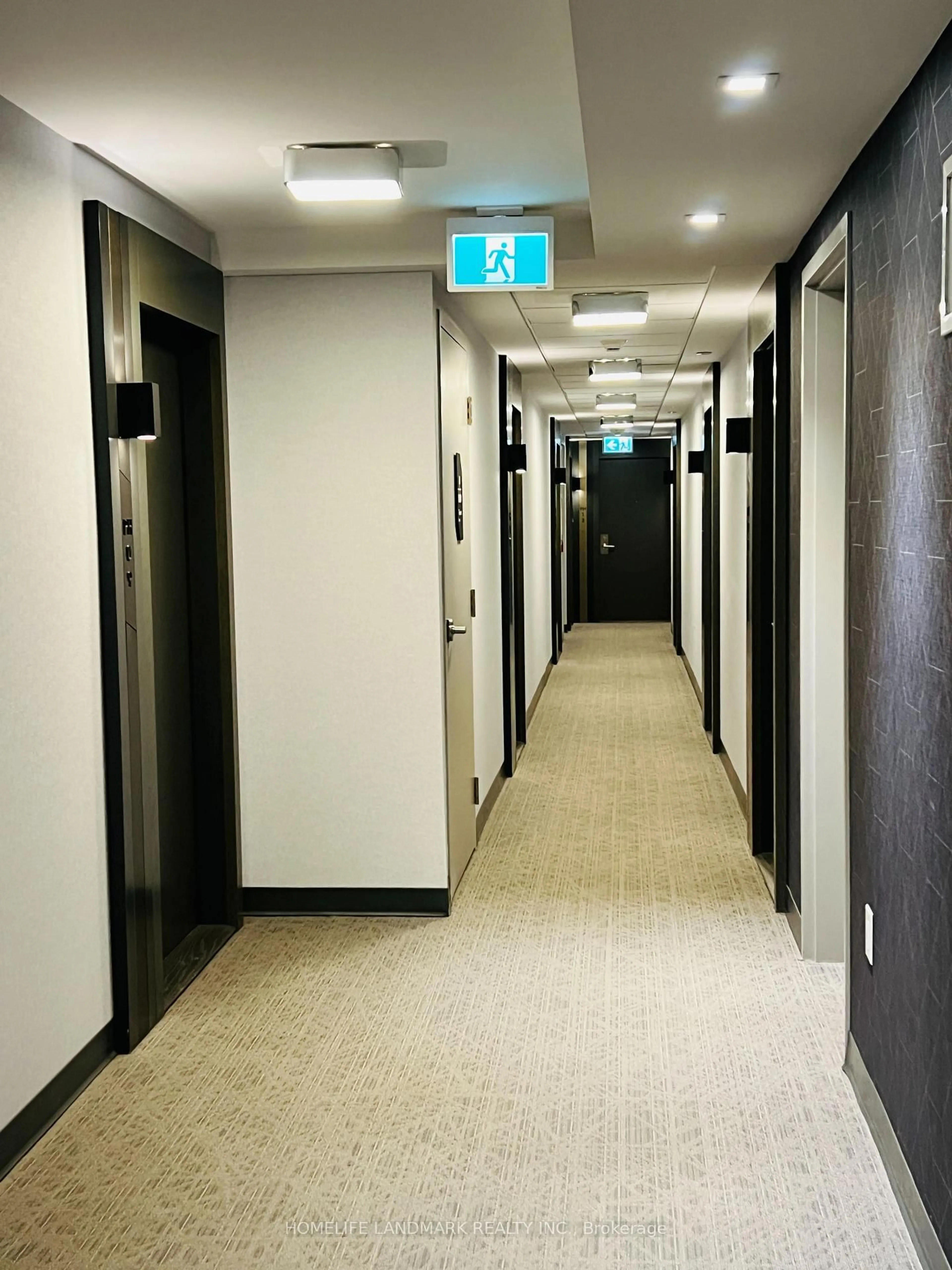 Indoor foyer for 50 Mccaul St #PH09, Toronto Ontario M5T 1V9