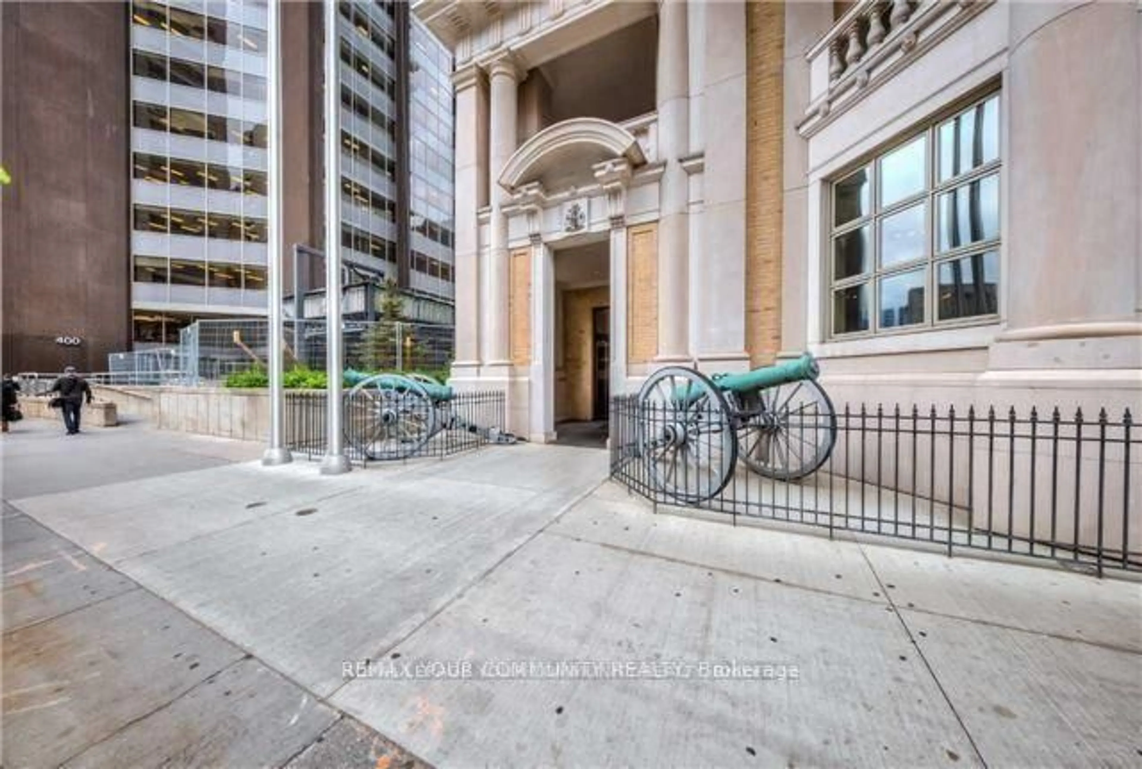 Indoor foyer for 426 University Ave #3608, Toronto Ontario M5G 1S9