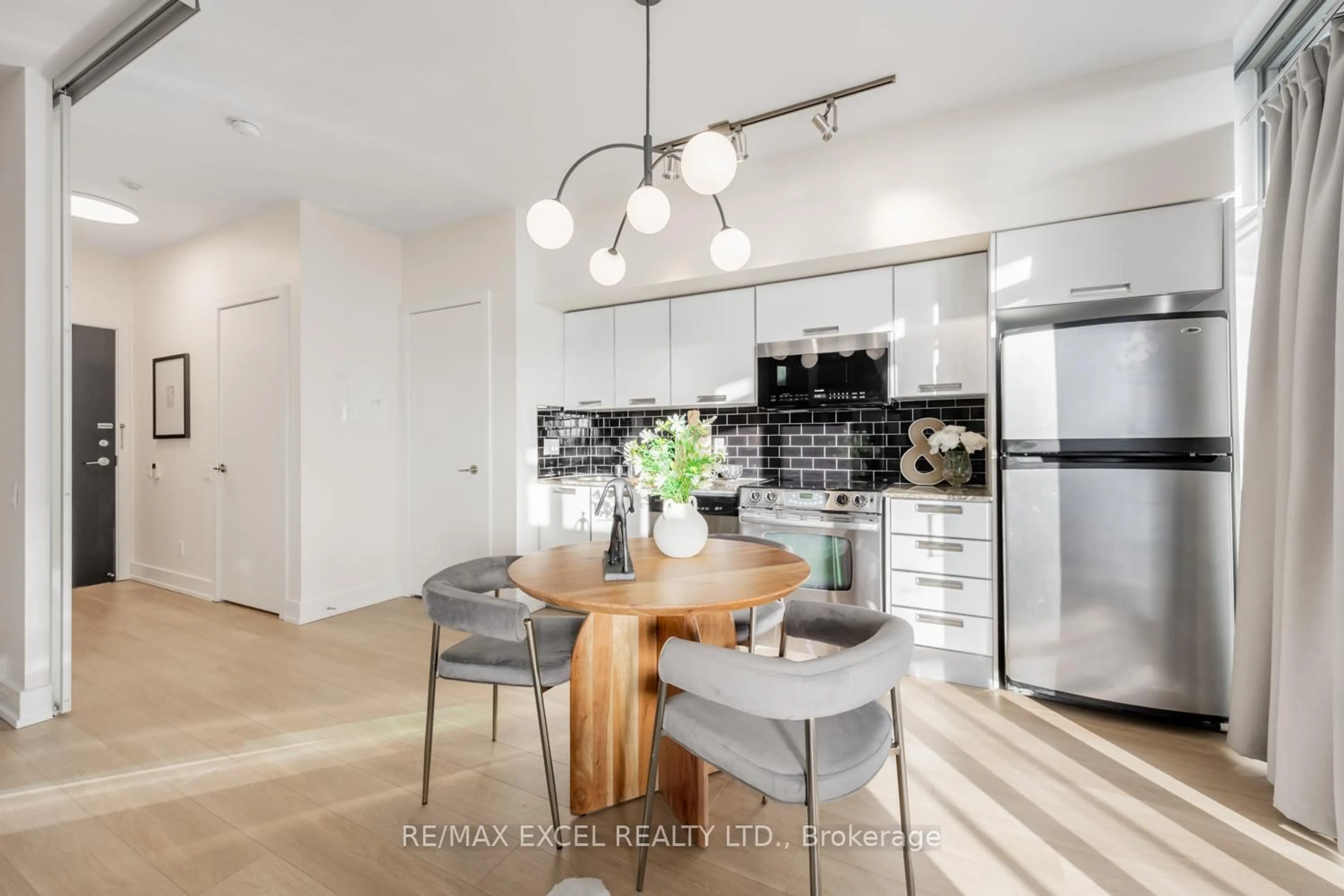 Open concept kitchen, ceramic/tile floor for 33 Charles St #3709, Toronto Ontario M4Y 1R9