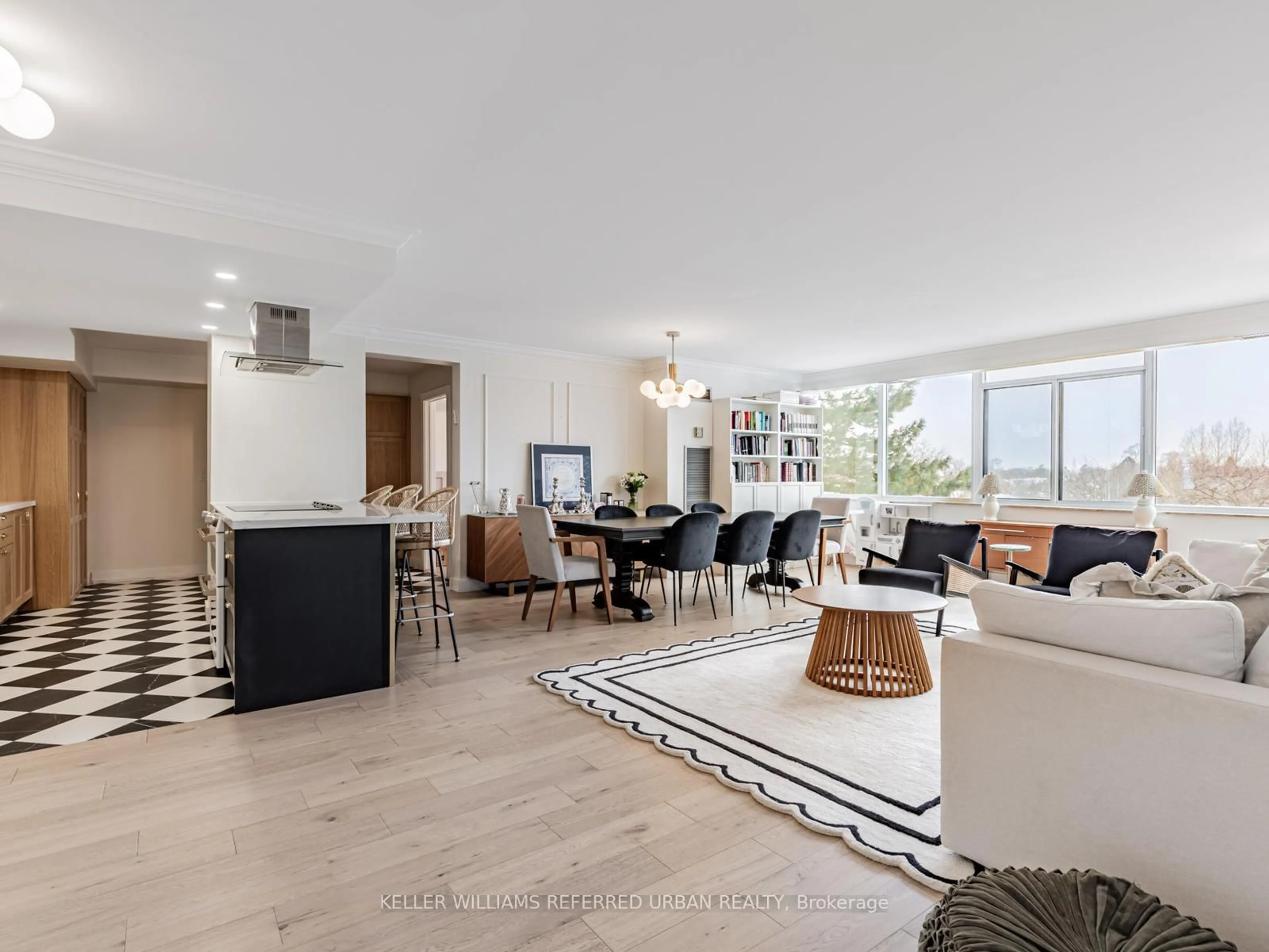 Living room with furniture, unknown for 3000 Bathurst St #412, Toronto Ontario M6B 3B4