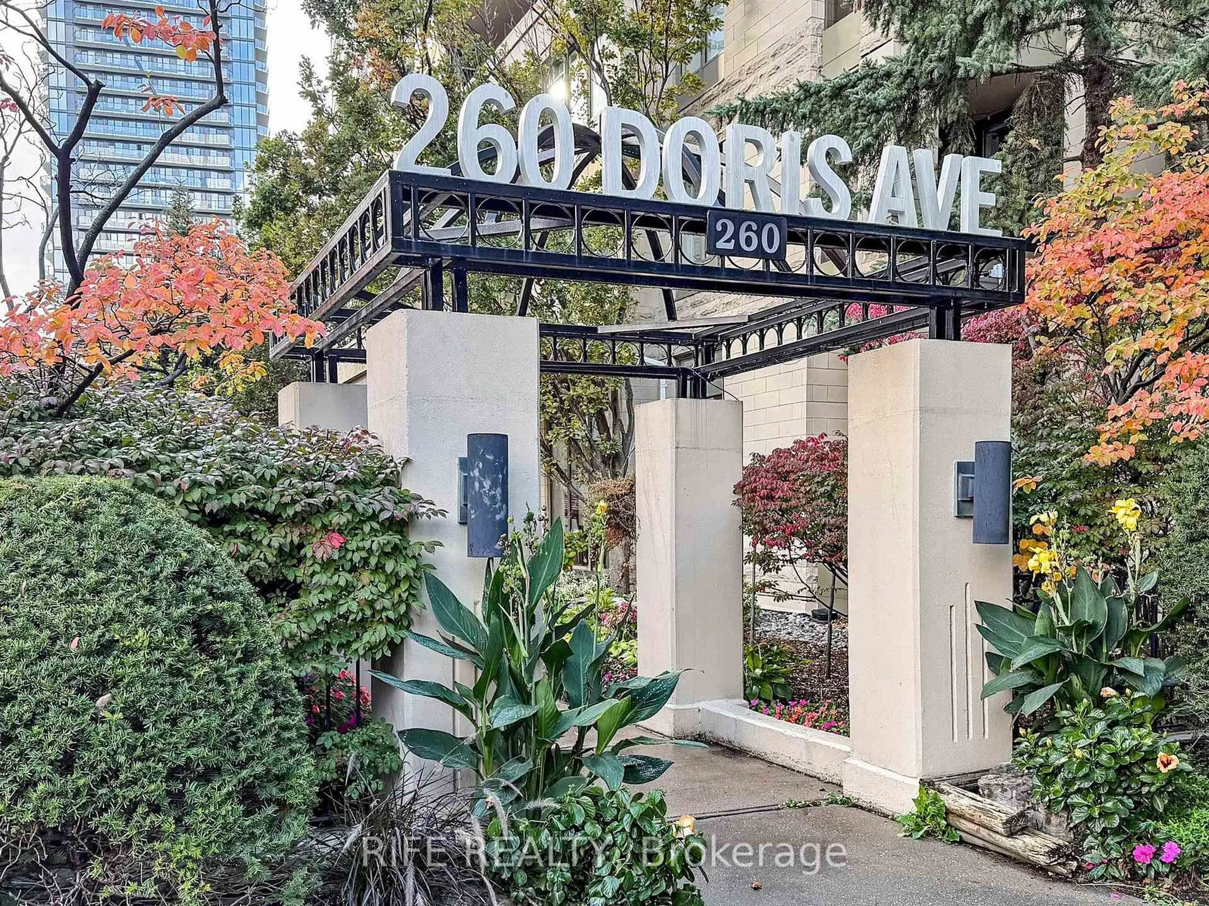 Indoor foyer for 260 Doris Ave #906, Toronto Ontario M2N 6X9