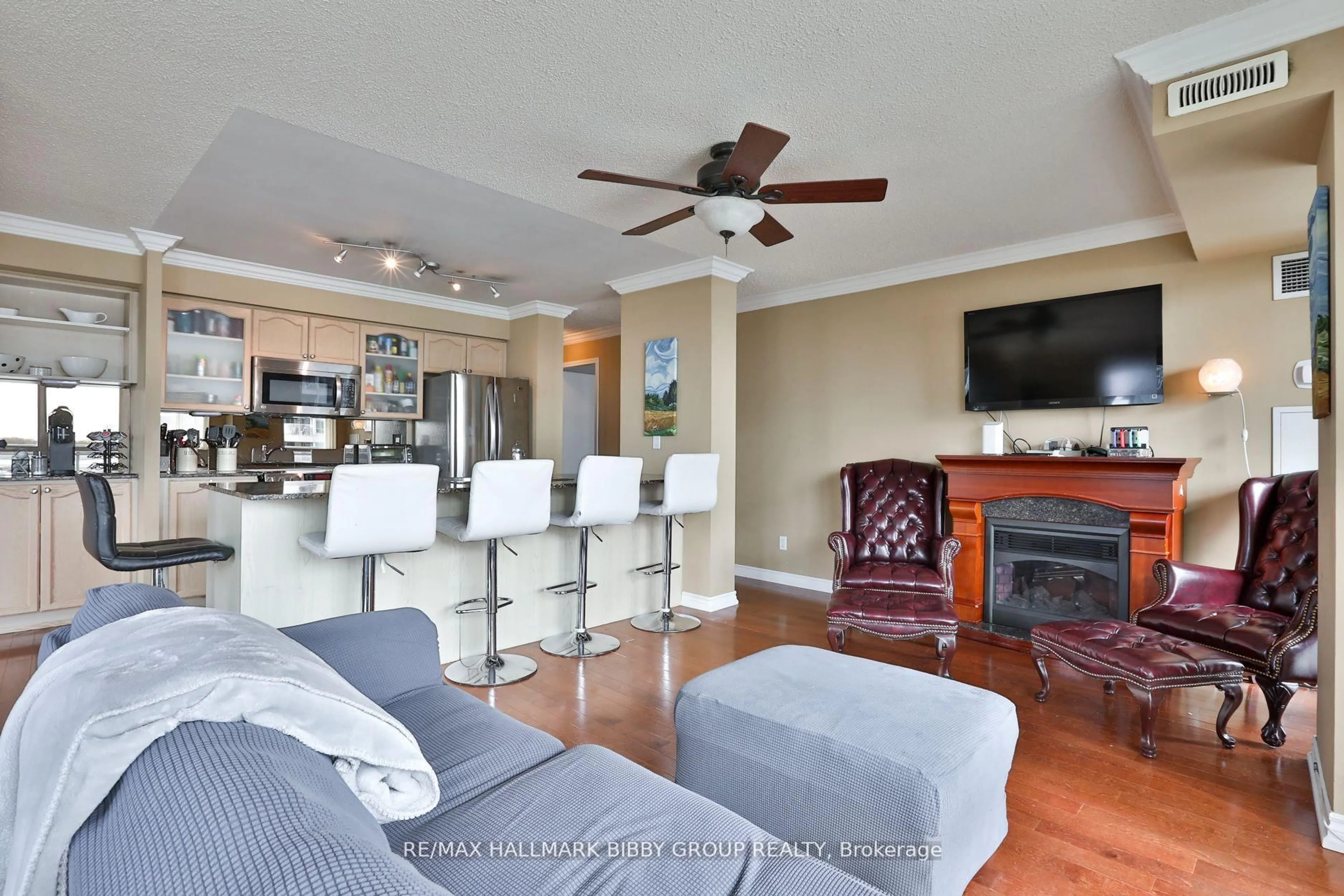 Living room with furniture, unknown for 410 Queens Quay #703, Toronto Ontario M5V 3T1