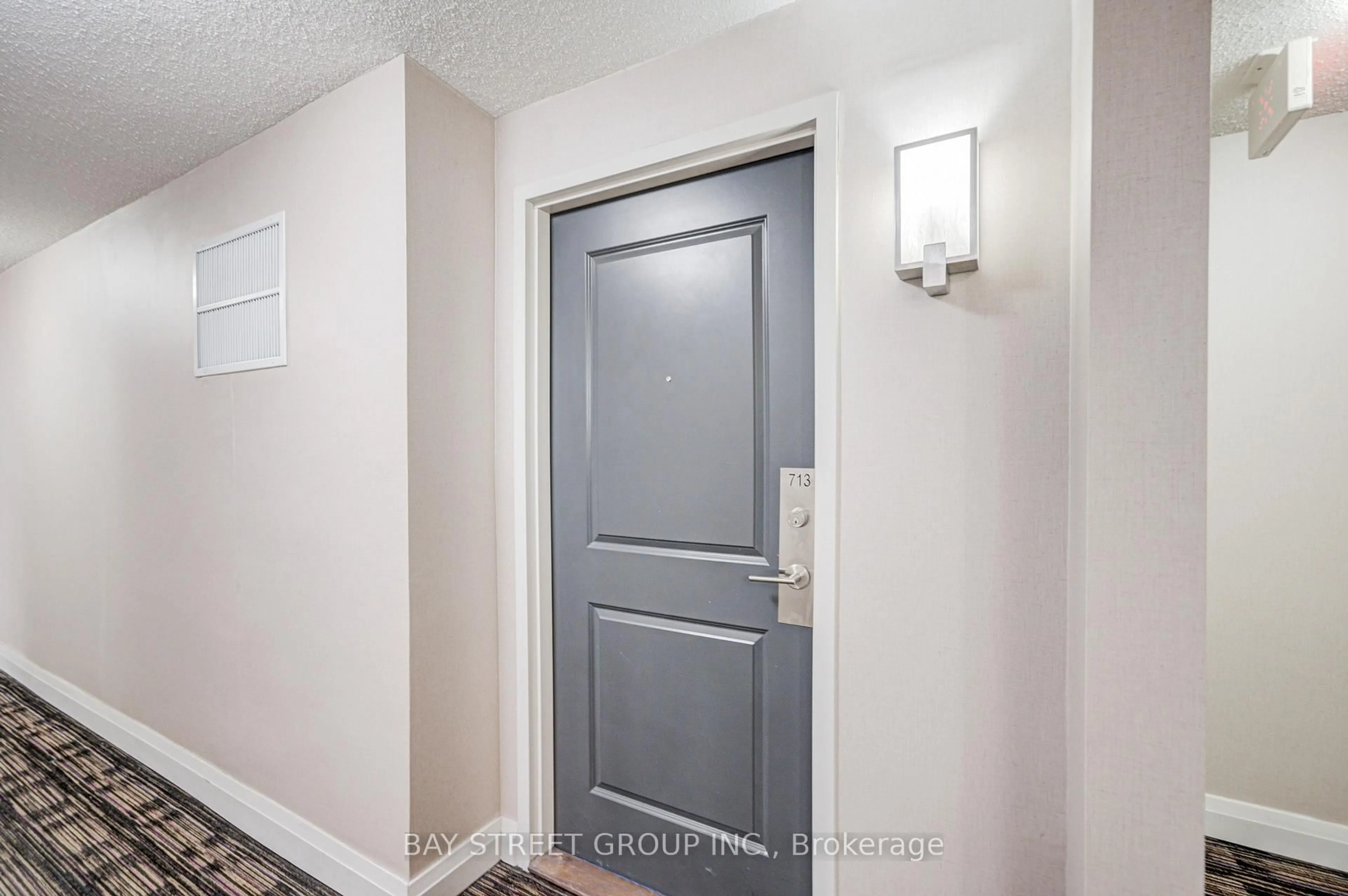 Indoor entryway for 125 Western Battery Rd #713, Toronto Ontario M6K 3R8