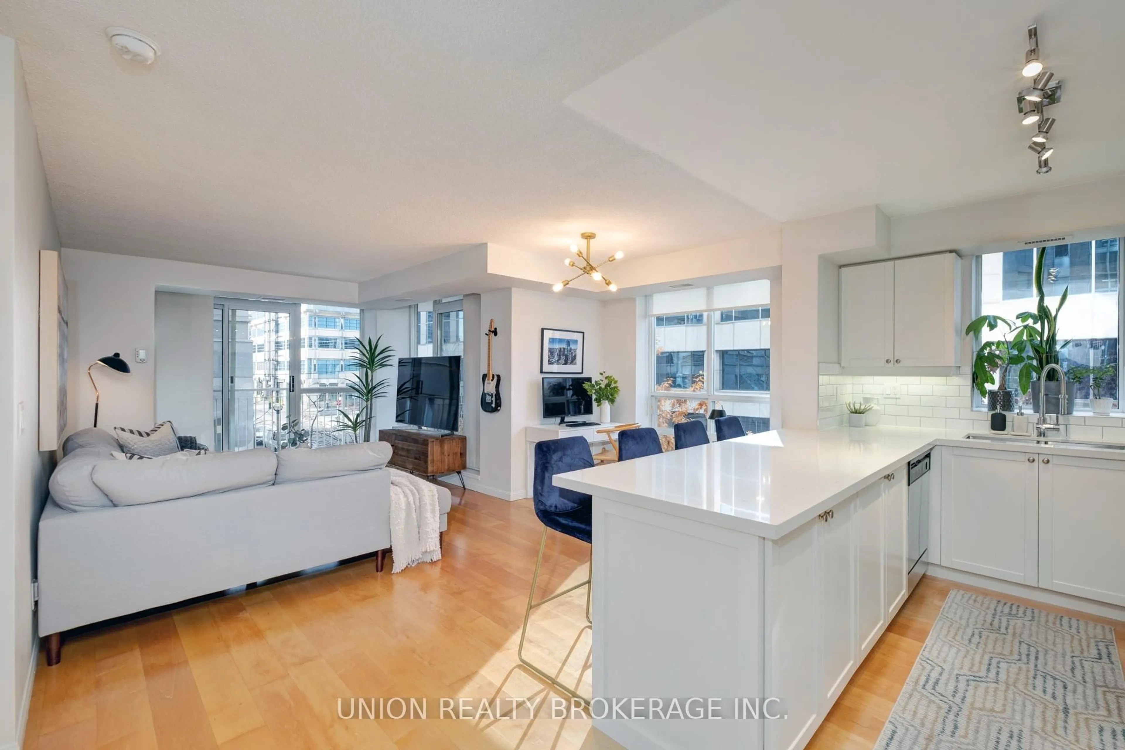 Open concept kitchen, unknown for 18 Stafford St #313, Toronto Ontario M5V 3W4