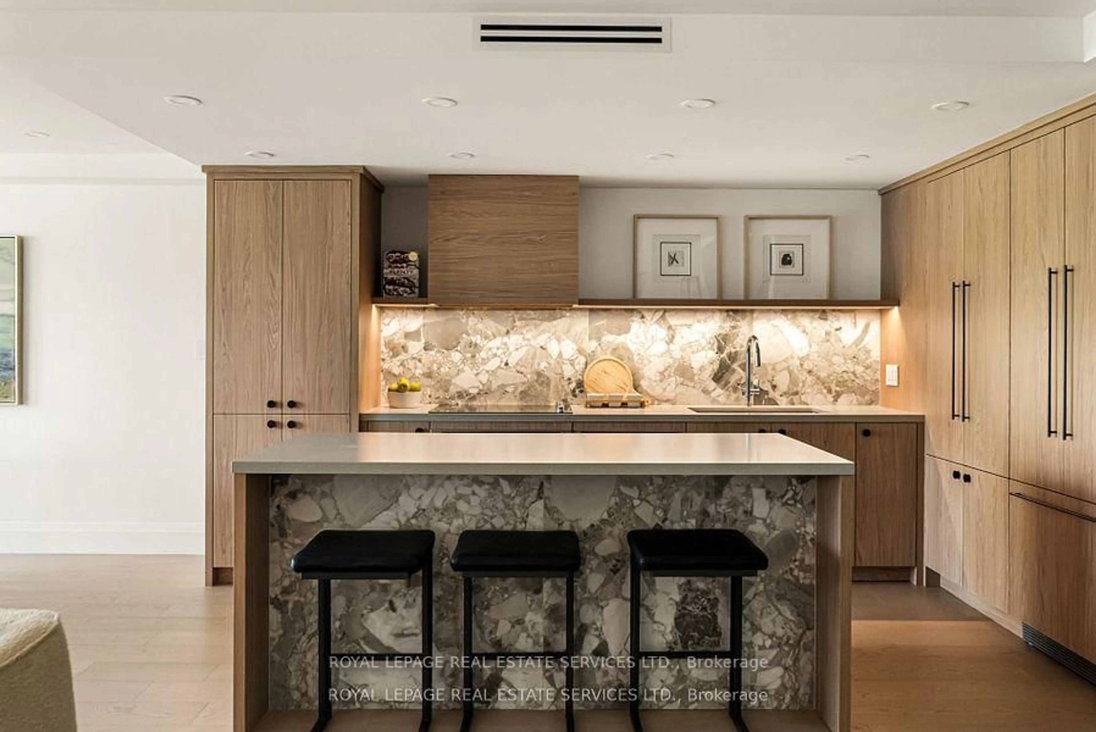 Contemporary kitchen, unknown for 349 St Clair Ave #402, Toronto Ontario M5P 1N3