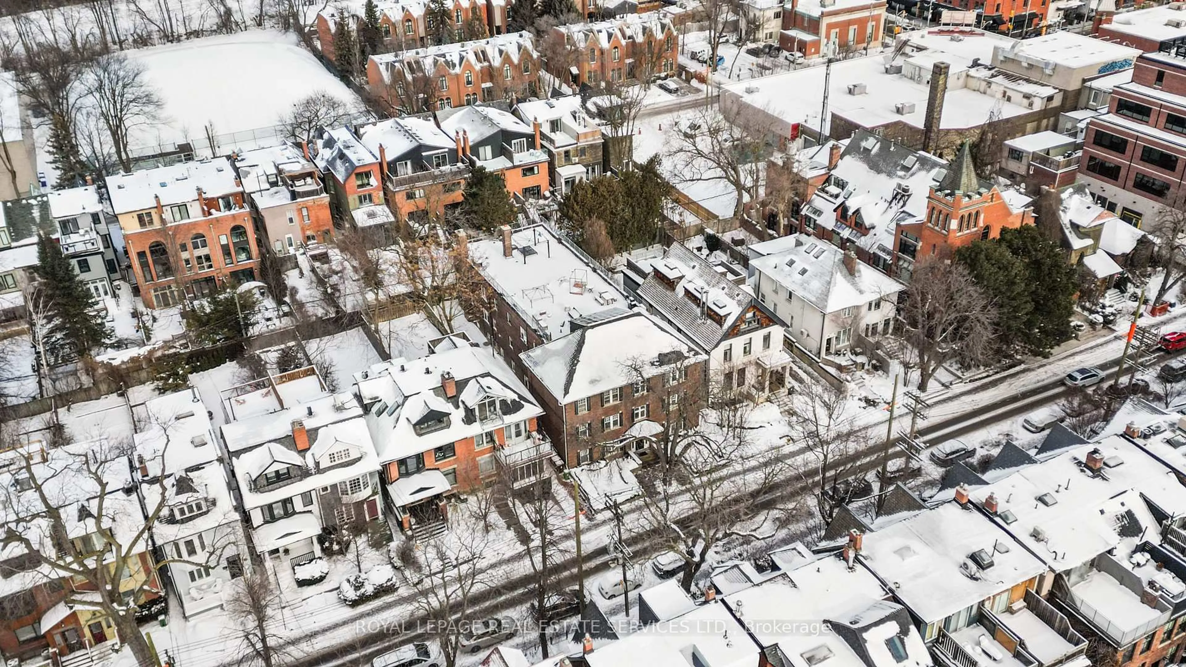 A pic from outside/outdoor area/front of a property/back of a property/a pic from drone, street for 28 Macpherson Ave, Toronto Ontario M5R 1W8