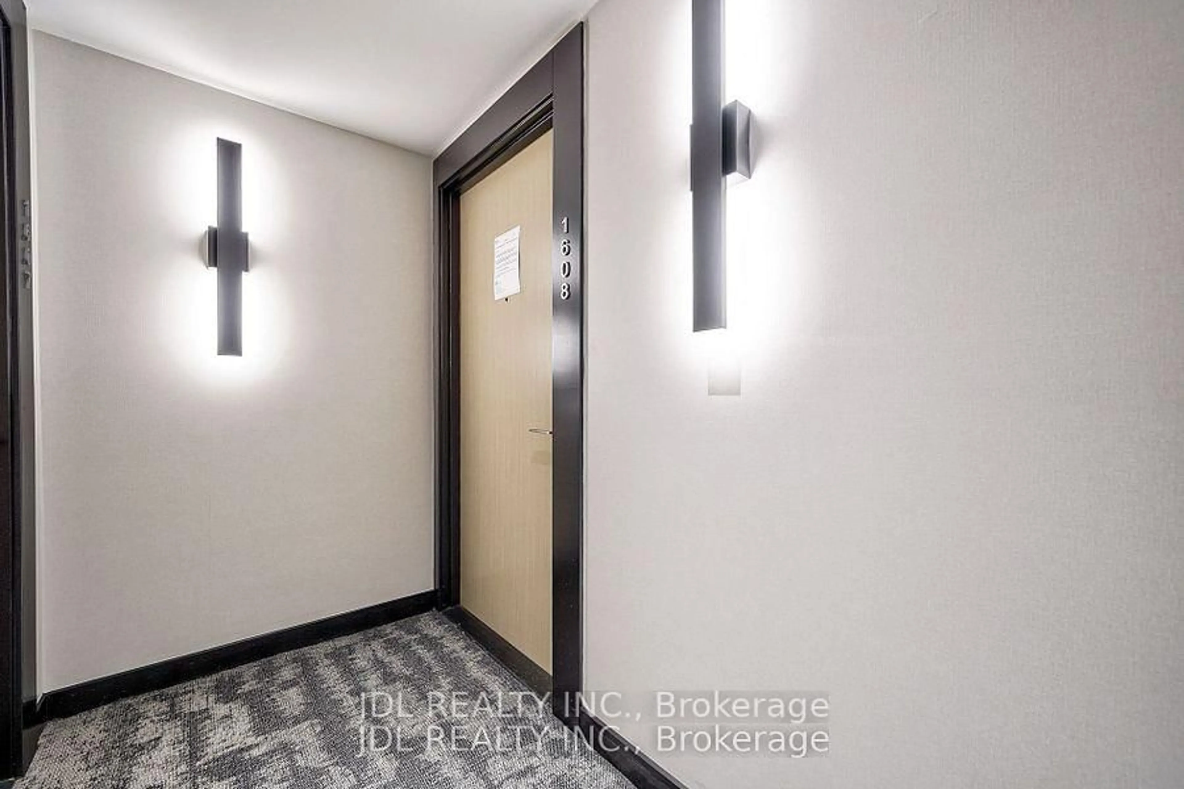 Indoor foyer for 395 Bloor St #1608, Toronto Ontario M4W 0B4