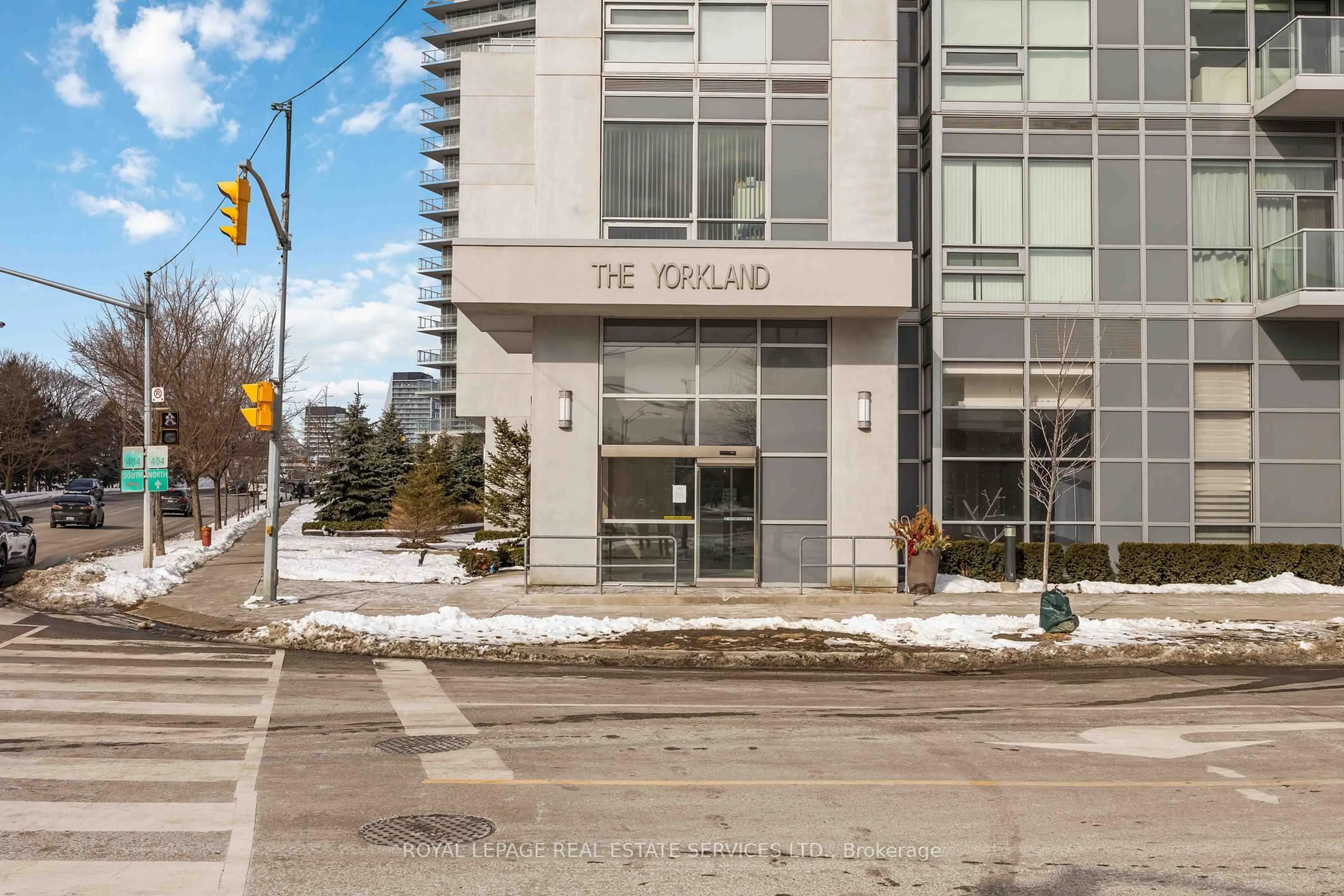 Patio, street for 275 Yorkland Rd #306, Toronto Ontario M2J 0B4