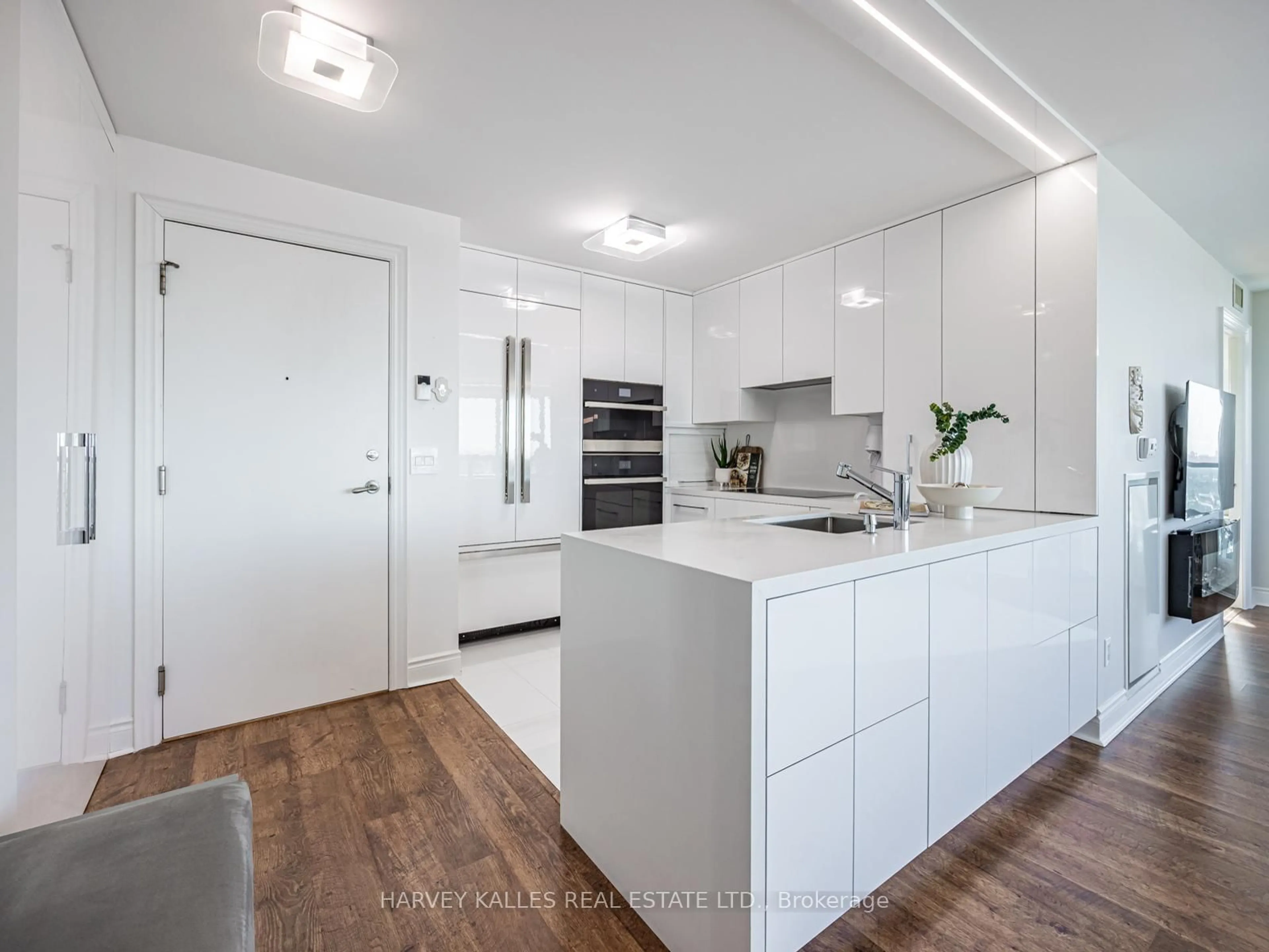 Contemporary kitchen, unknown for 15 Greenview Ave #2606, Toronto Ontario M2M 4M7