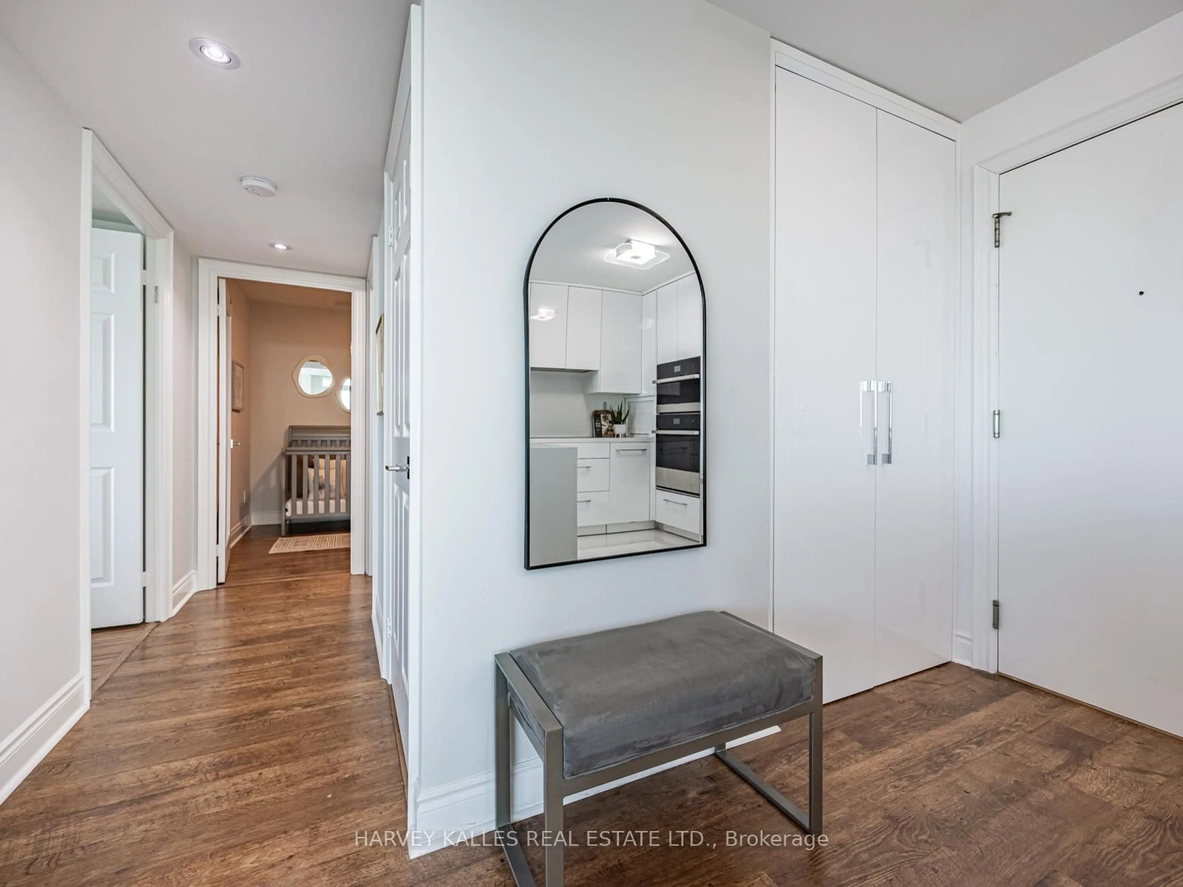 Indoor entryway for 15 Greenview Ave #2606, Toronto Ontario M2M 4M7