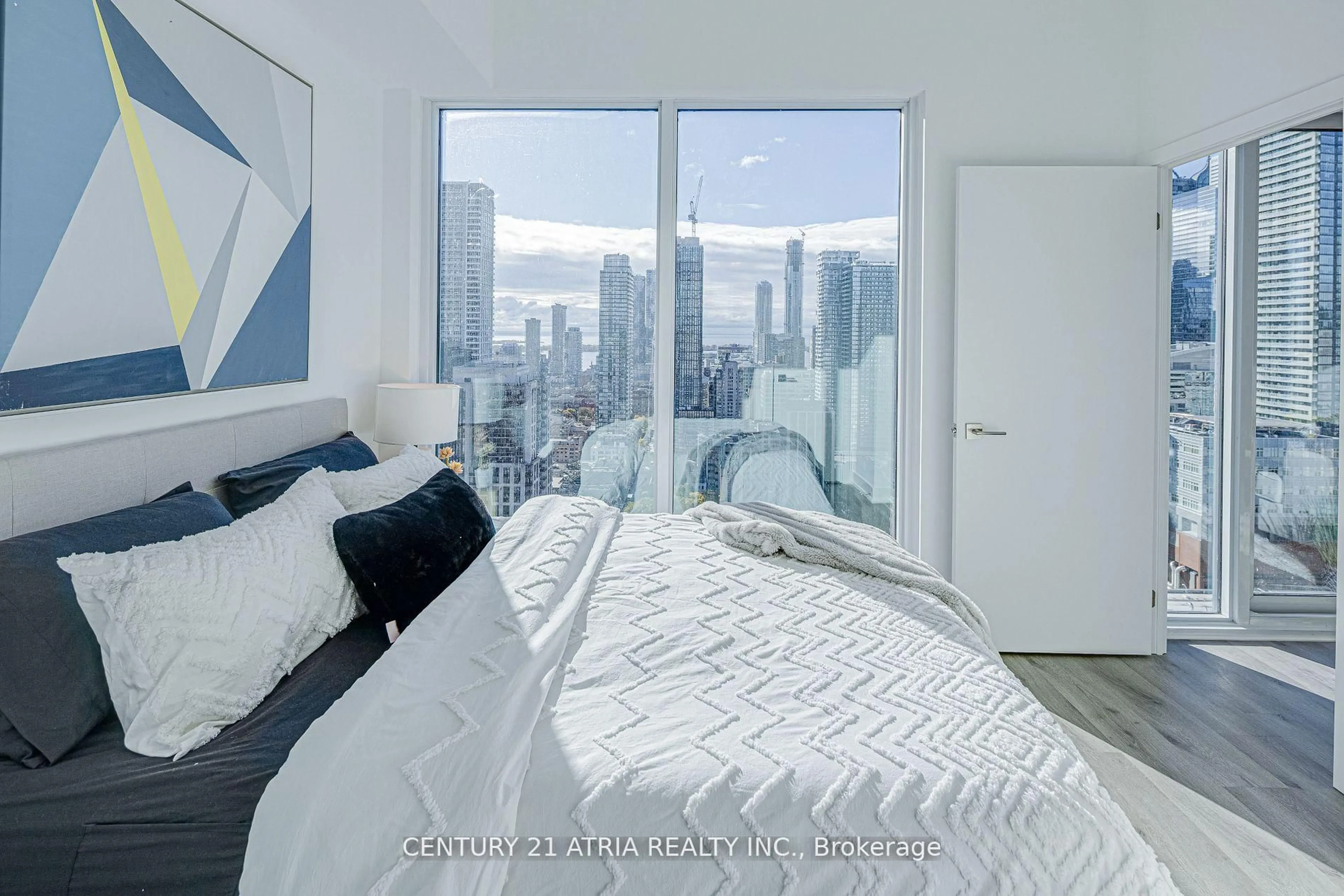 Bedroom with bed, unknown for 252 Church St #3515, Toronto Ontario M5B 0E6