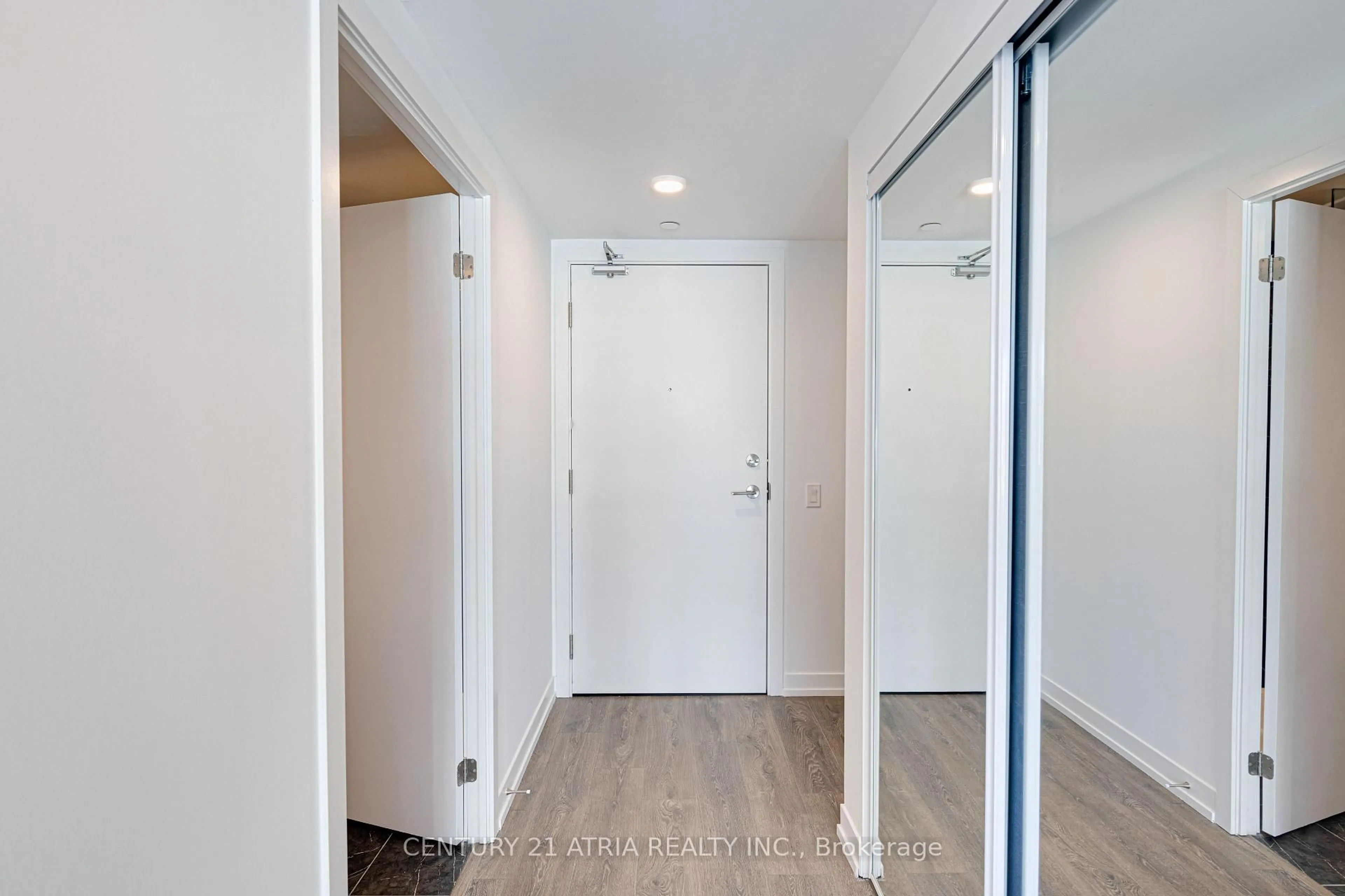 Indoor entryway for 82 Dalhousie St #1915, Toronto Ontario M5B 0C5