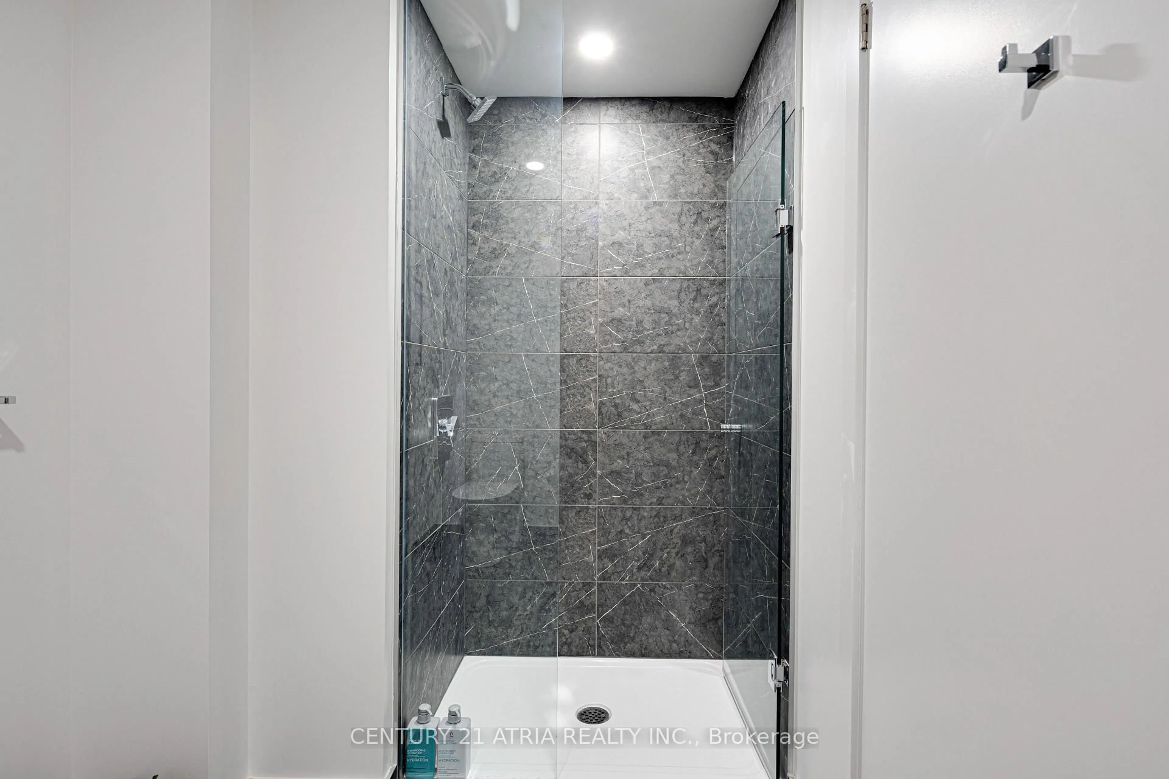 Standard bathroom, ceramic/tile floor for 82 Dalhousie St #1915, Toronto Ontario M5B 0C5