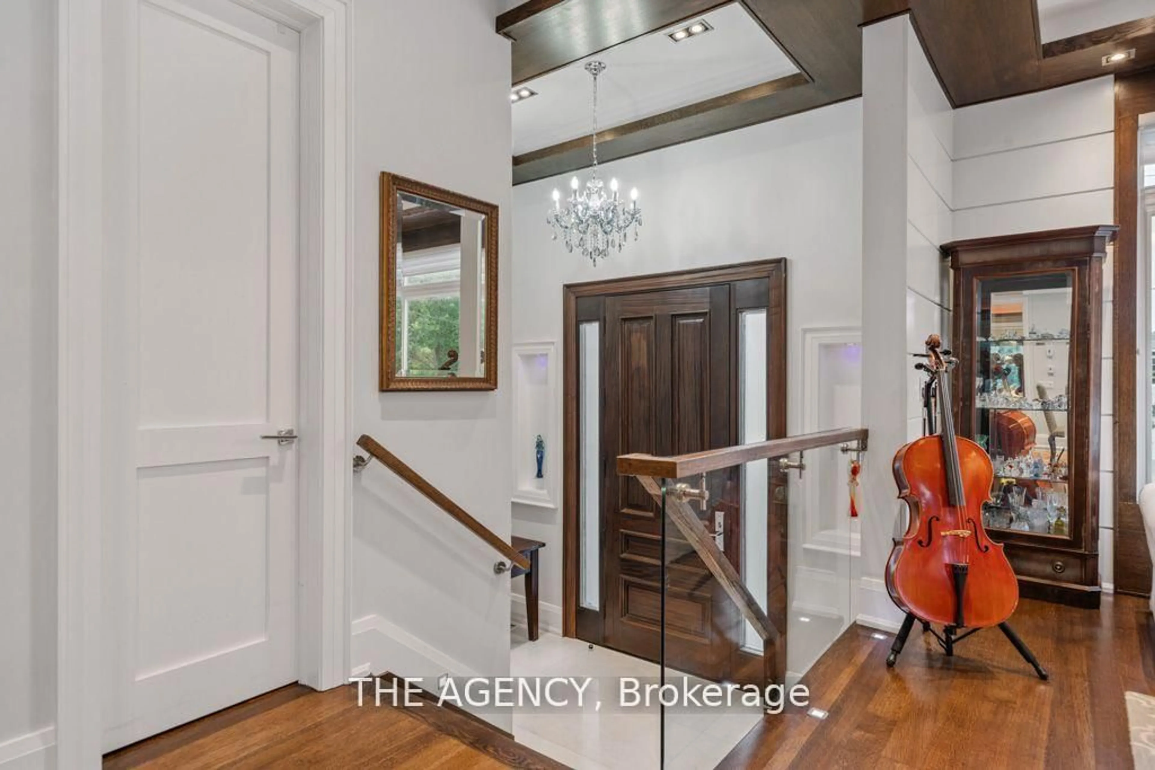 Indoor entryway for 52 Carmichael Ave, Toronto Ontario M5M 2W7