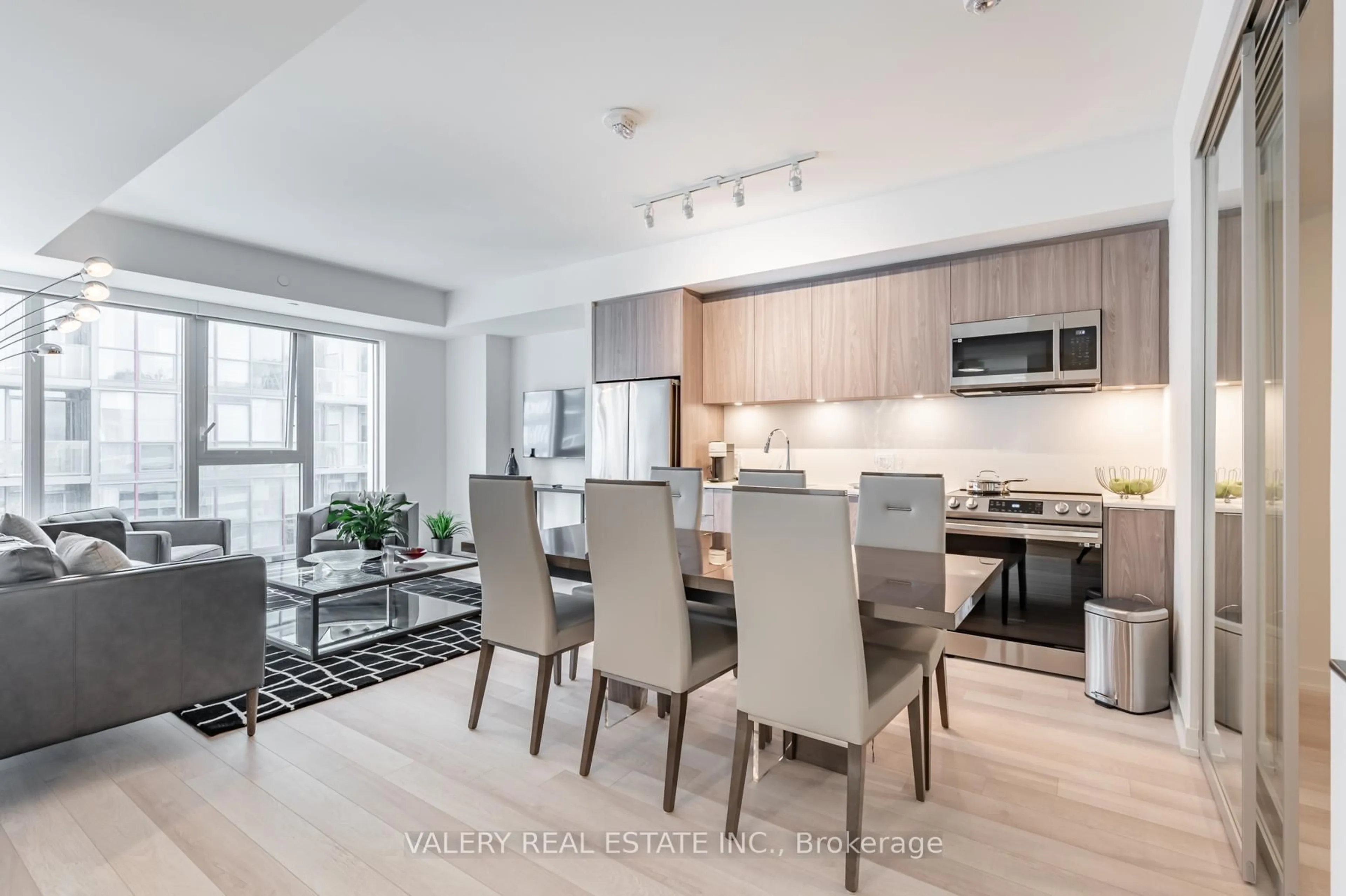 Open concept kitchen, unknown for 357 King St #3109, Toronto Ontario M5V 0S7