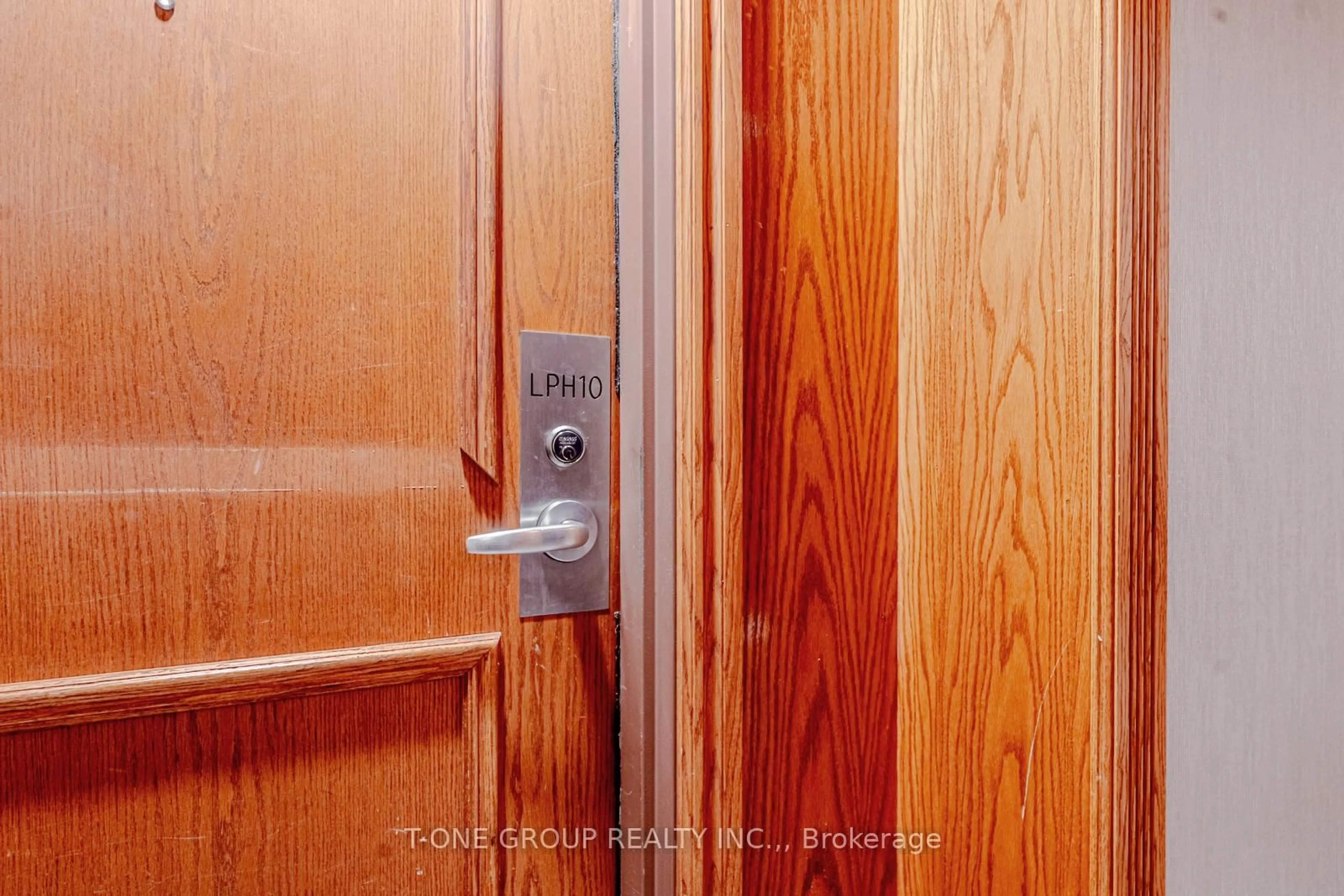 Unknown for 23 Lorraine Dr #LPH10, Toronto Ontario M2N 6Z6