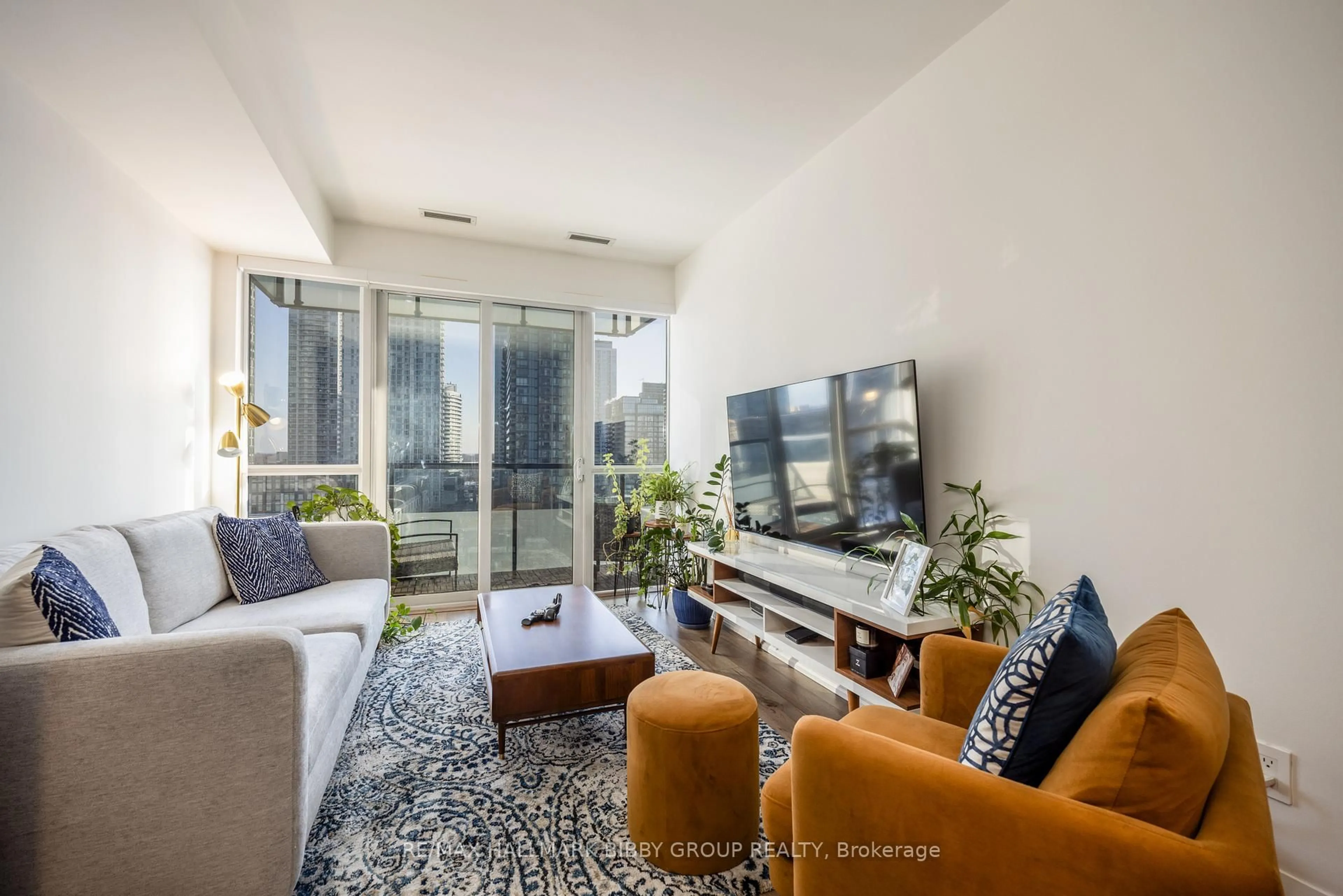 Living room with furniture, unknown for 560 Front St #1131, Toronto Ontario M5V 1C1