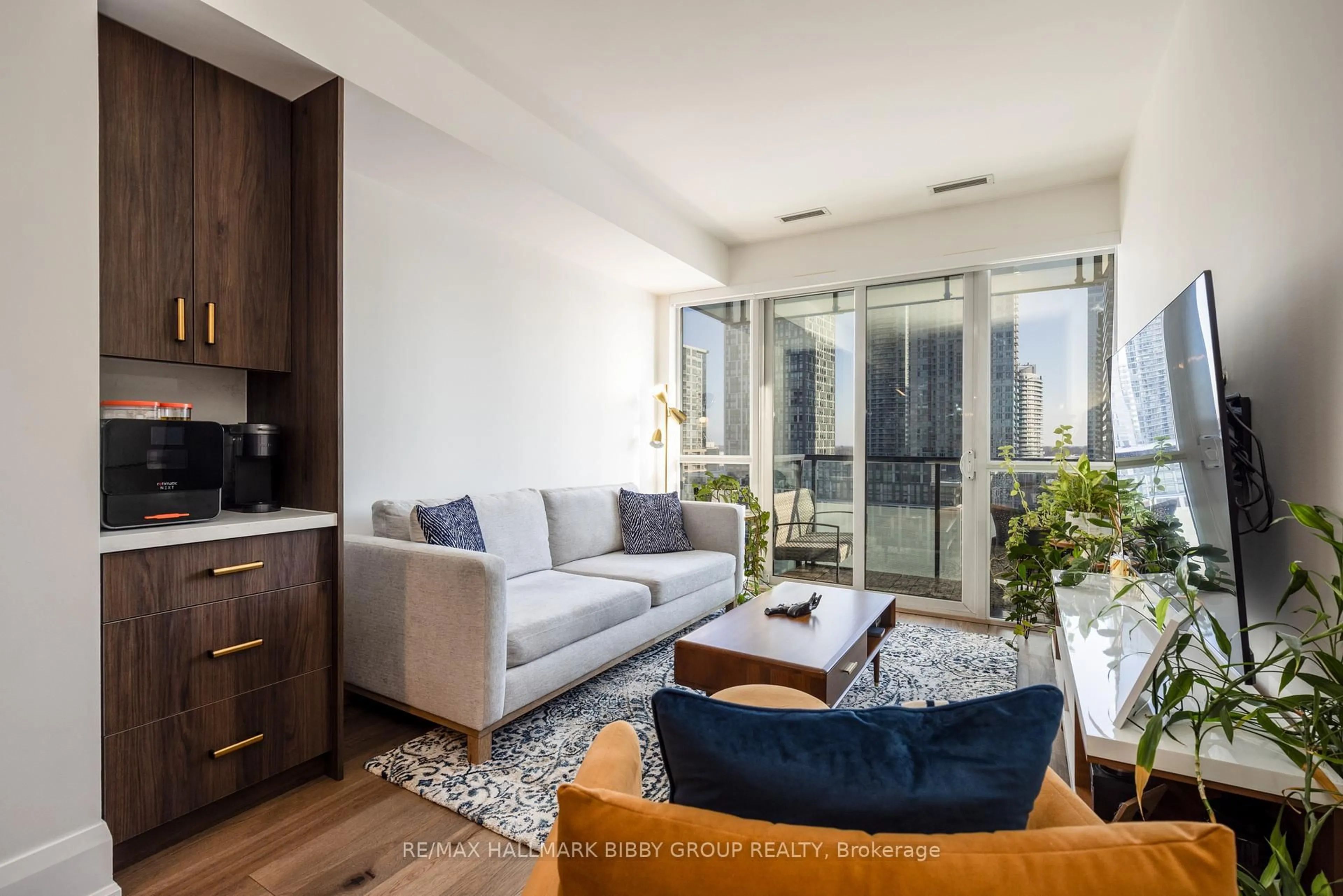 Living room with furniture, unknown for 560 Front St #1131, Toronto Ontario M5V 1C1