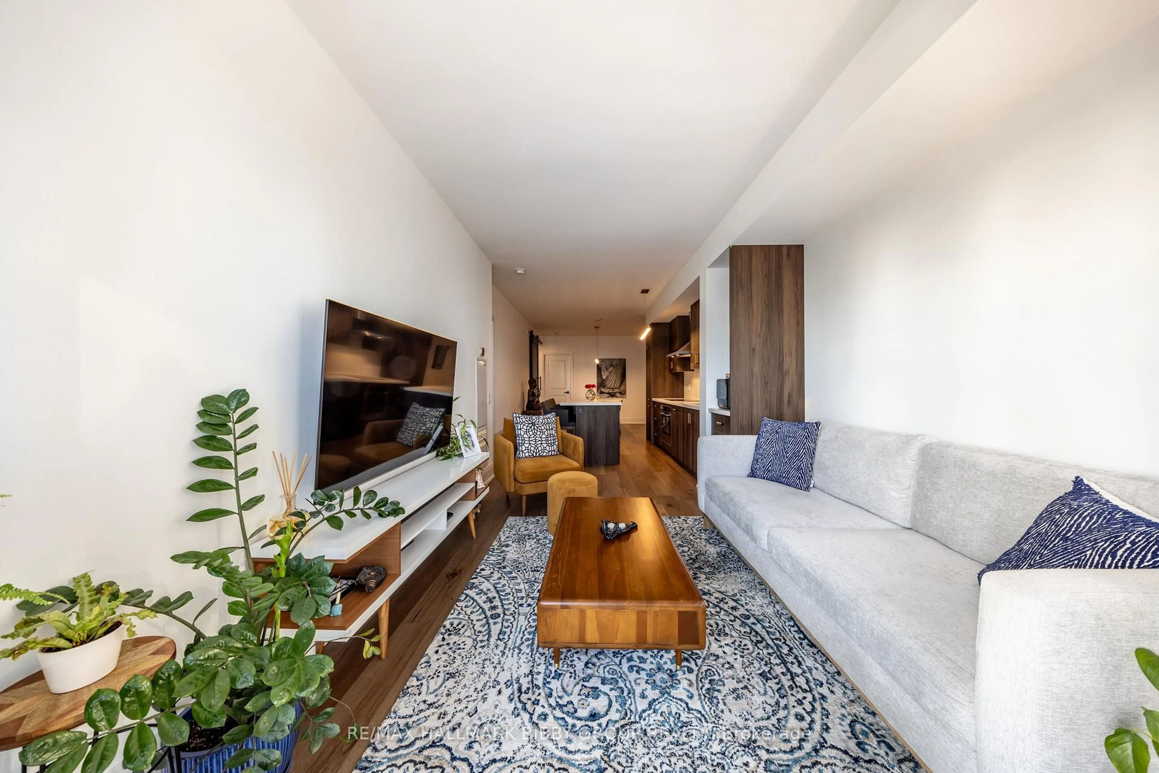 Living room with furniture, unknown for 560 Front St #1131, Toronto Ontario M5V 1C1