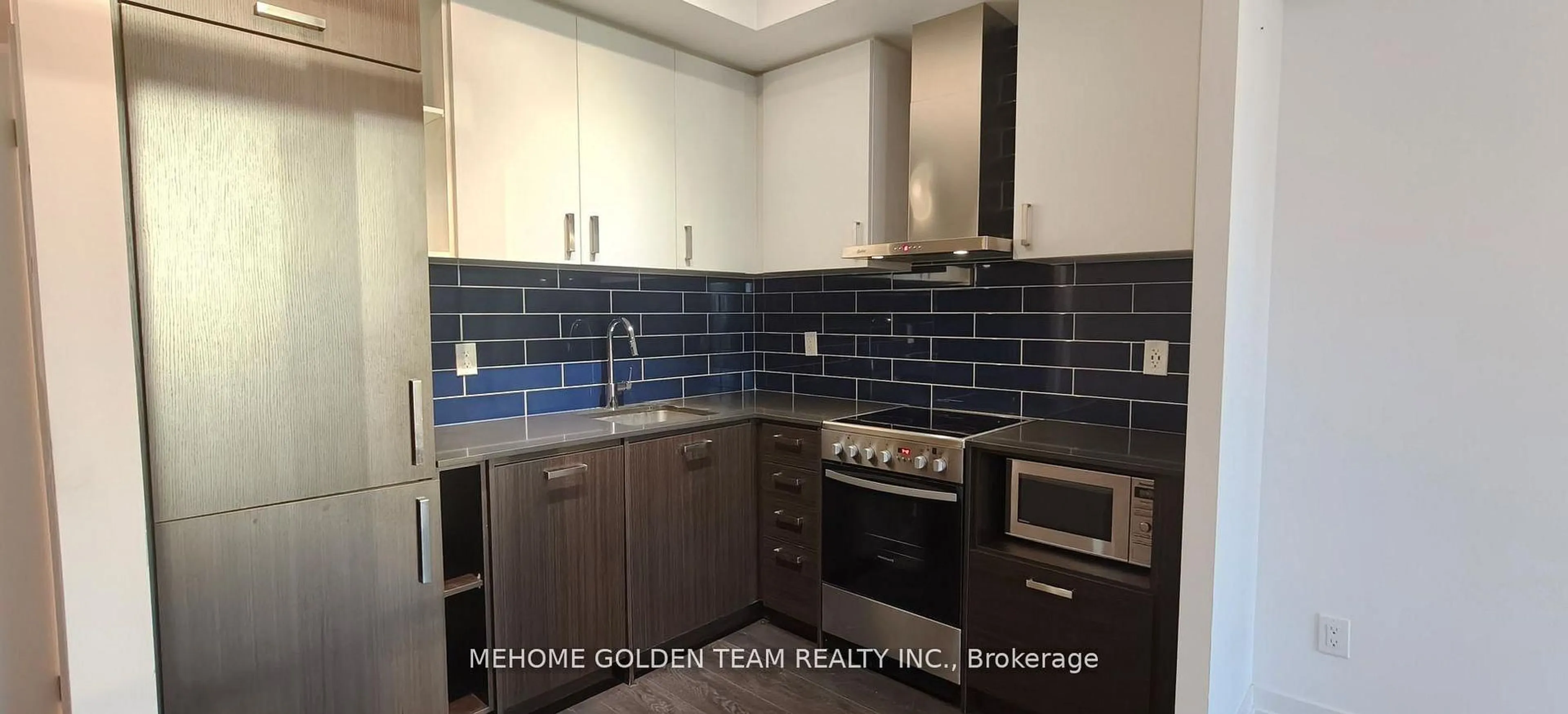 Standard kitchen, ceramic/tile floor for 125 Redpath Ave #3207, Toronto Ontario M4S 0B5